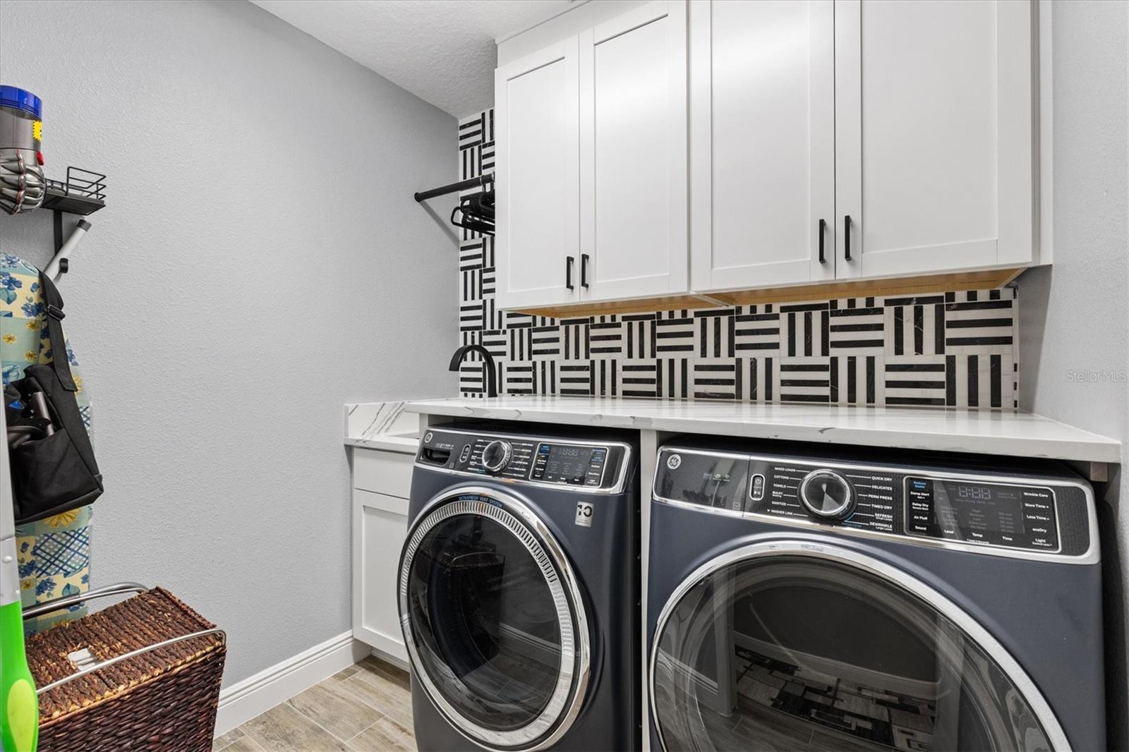 Image 24 of 42 For 3481 Vinas Place