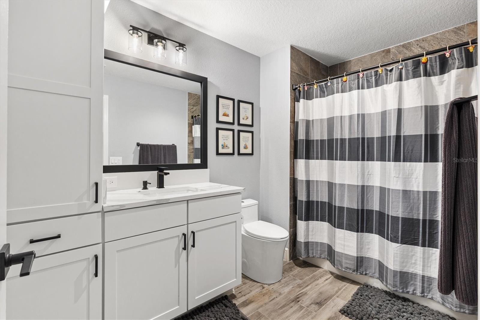 Image 25 of 42 For 3481 Vinas Place