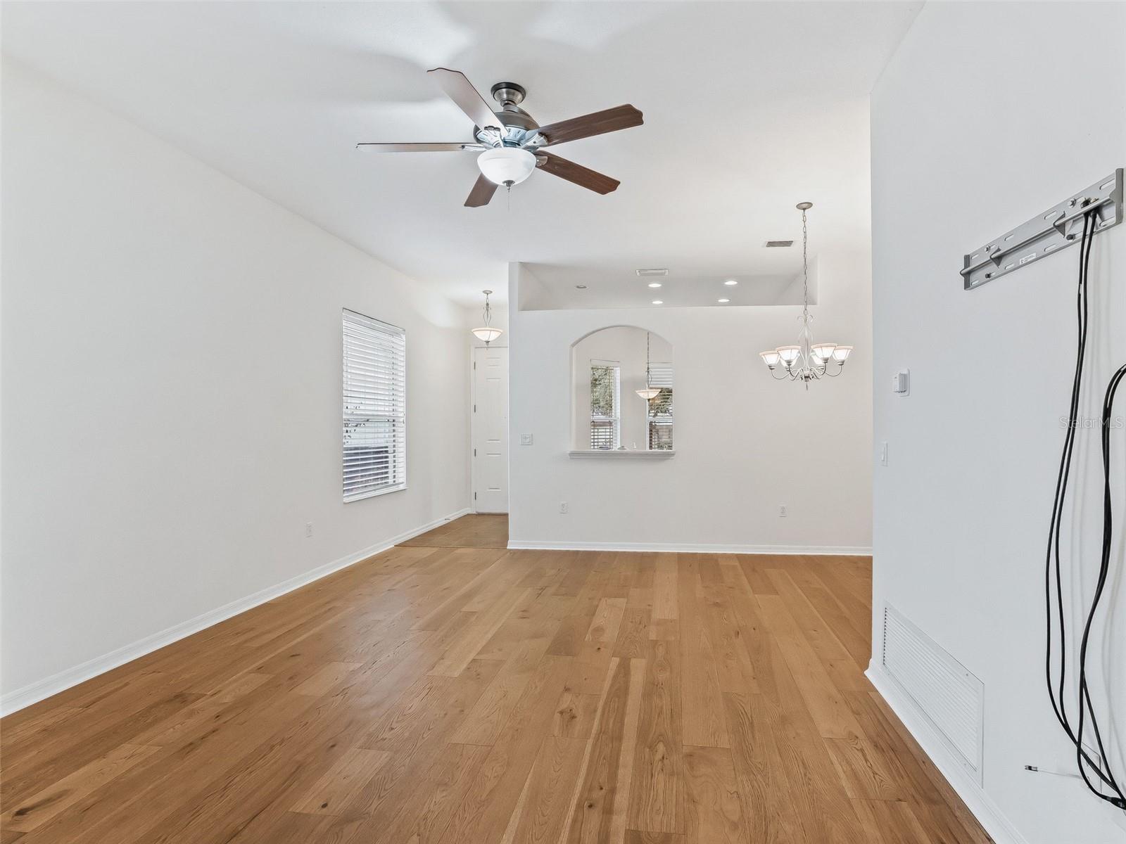 Image 17 of 38 For 10217 Granite Court