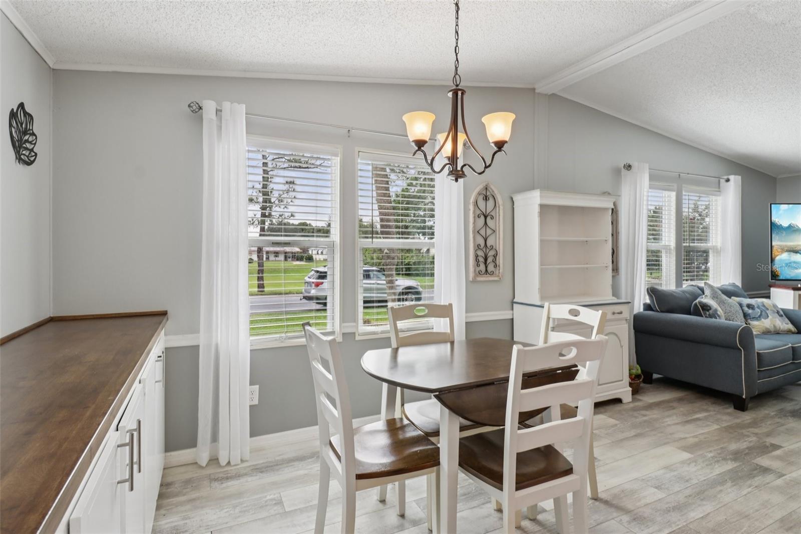 Image 11 of 27 For 1001 Matthew Avenue