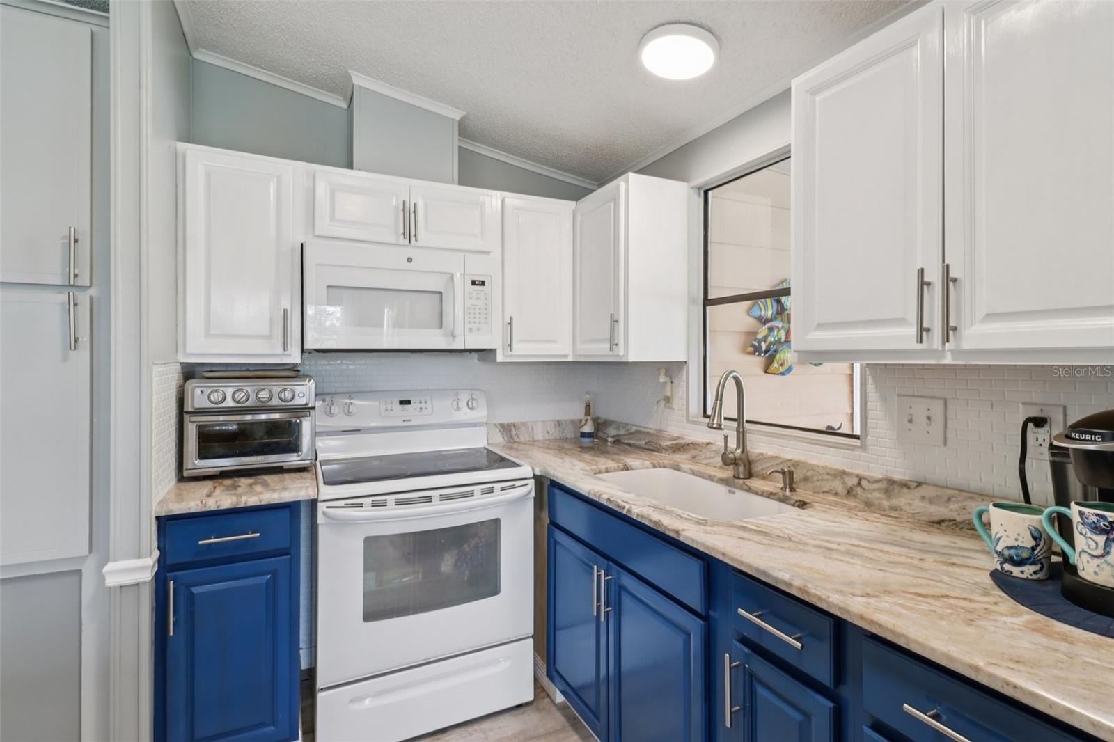 Image 14 of 27 For 1001 Matthew Avenue