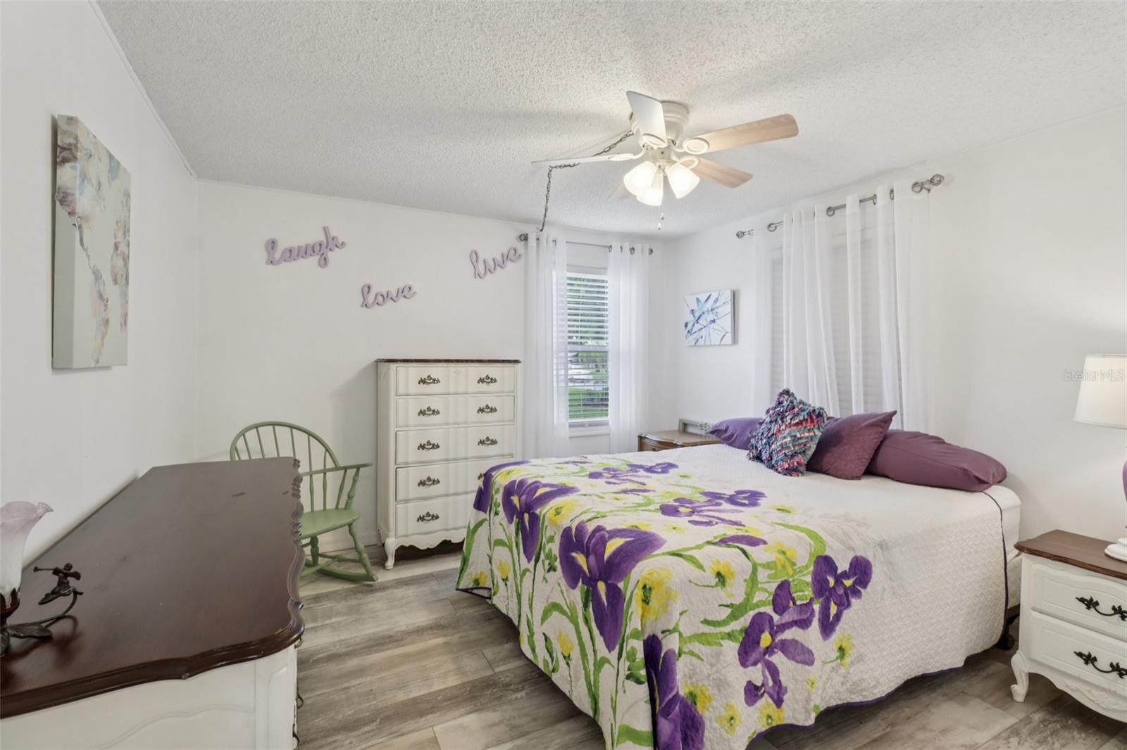 Image 21 of 27 For 1001 Matthew Avenue