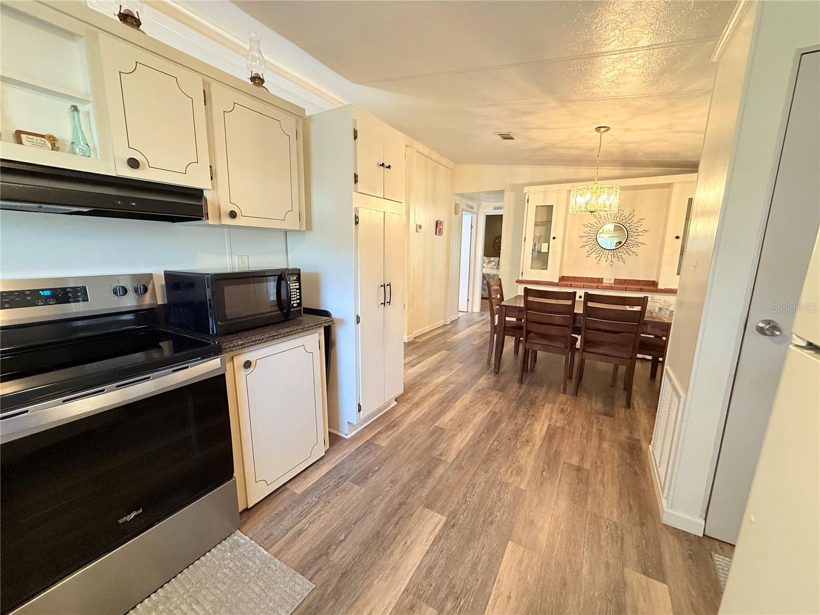 Image 13 of 32 For 40 Magnolia Lane