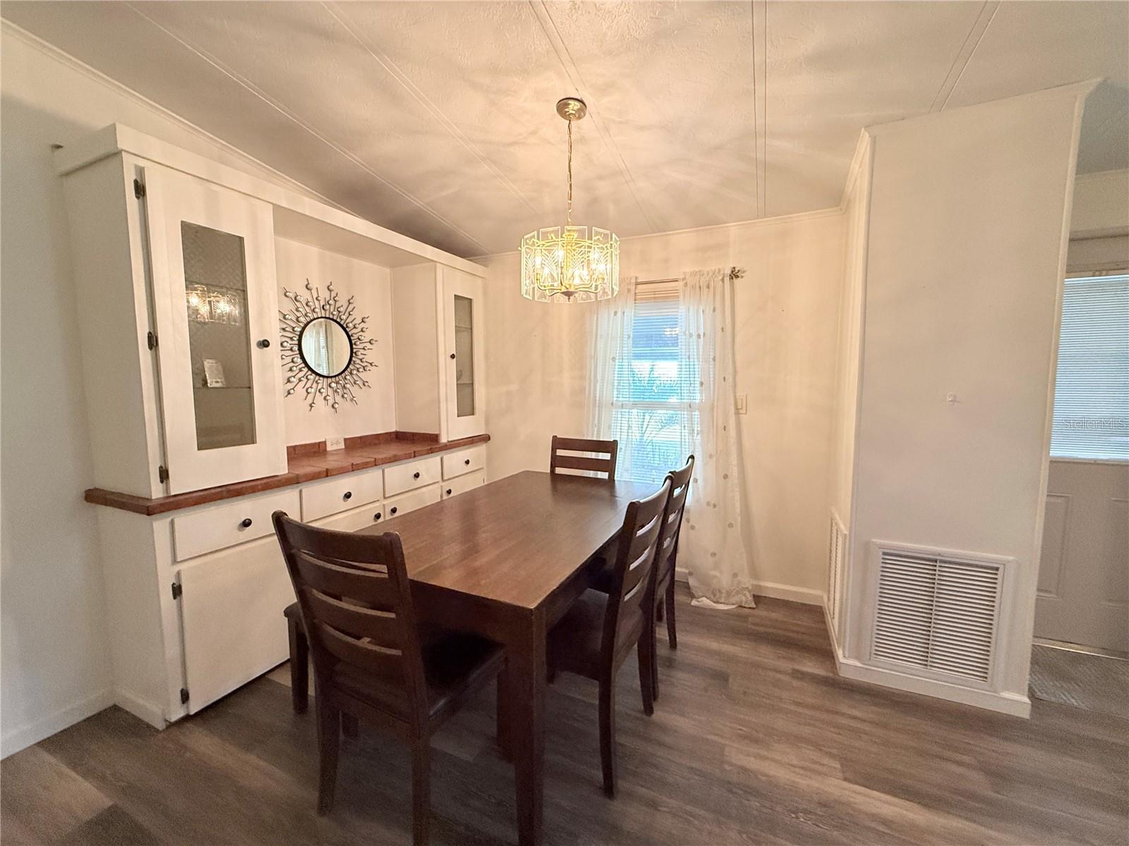 Image 25 of 32 For 40 Magnolia Lane