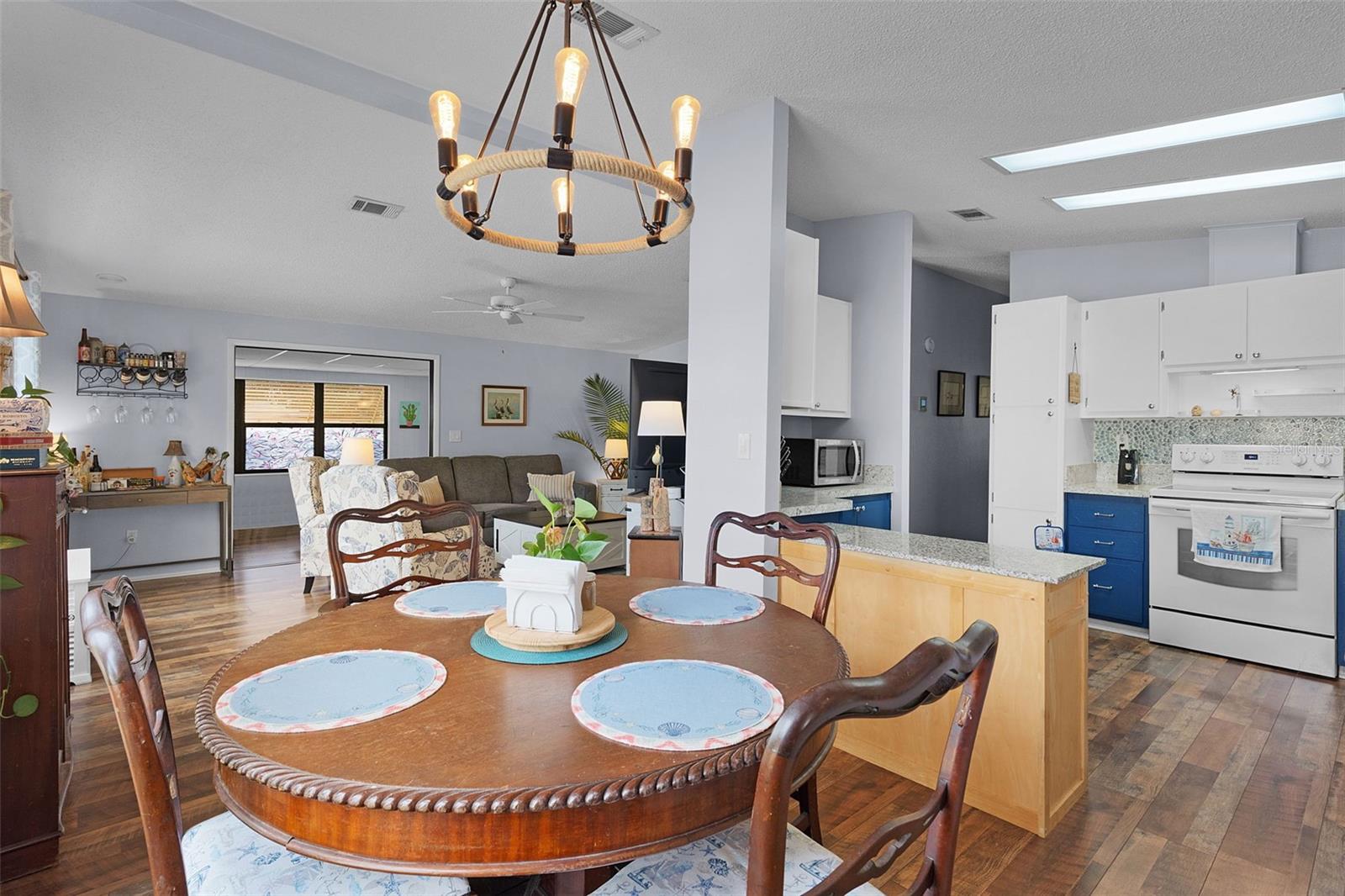 Image 12 of 42 For 1717 Palm Aire Drive