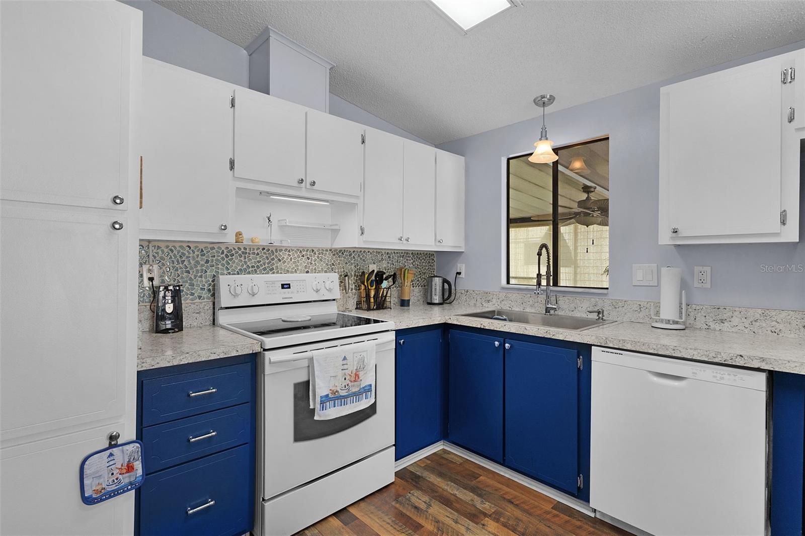 Image 9 of 42 For 1717 Palm Aire Drive