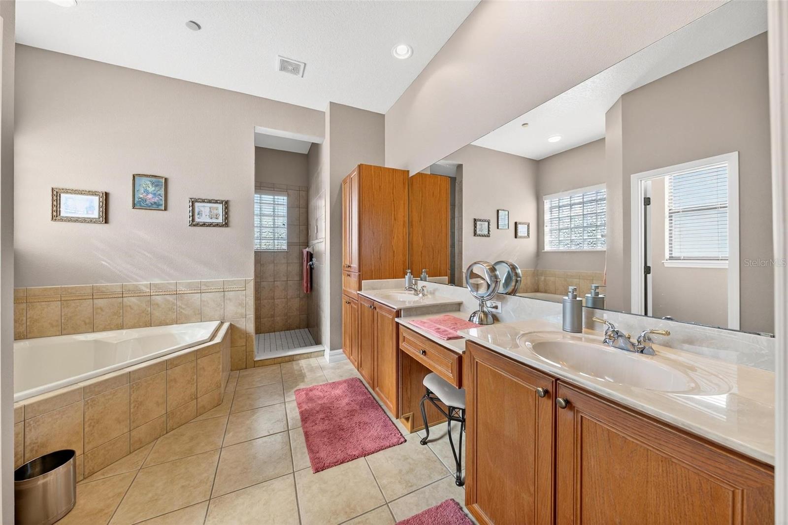 Image 24 of 100 For 19850 Sugarloaf Mountain Road