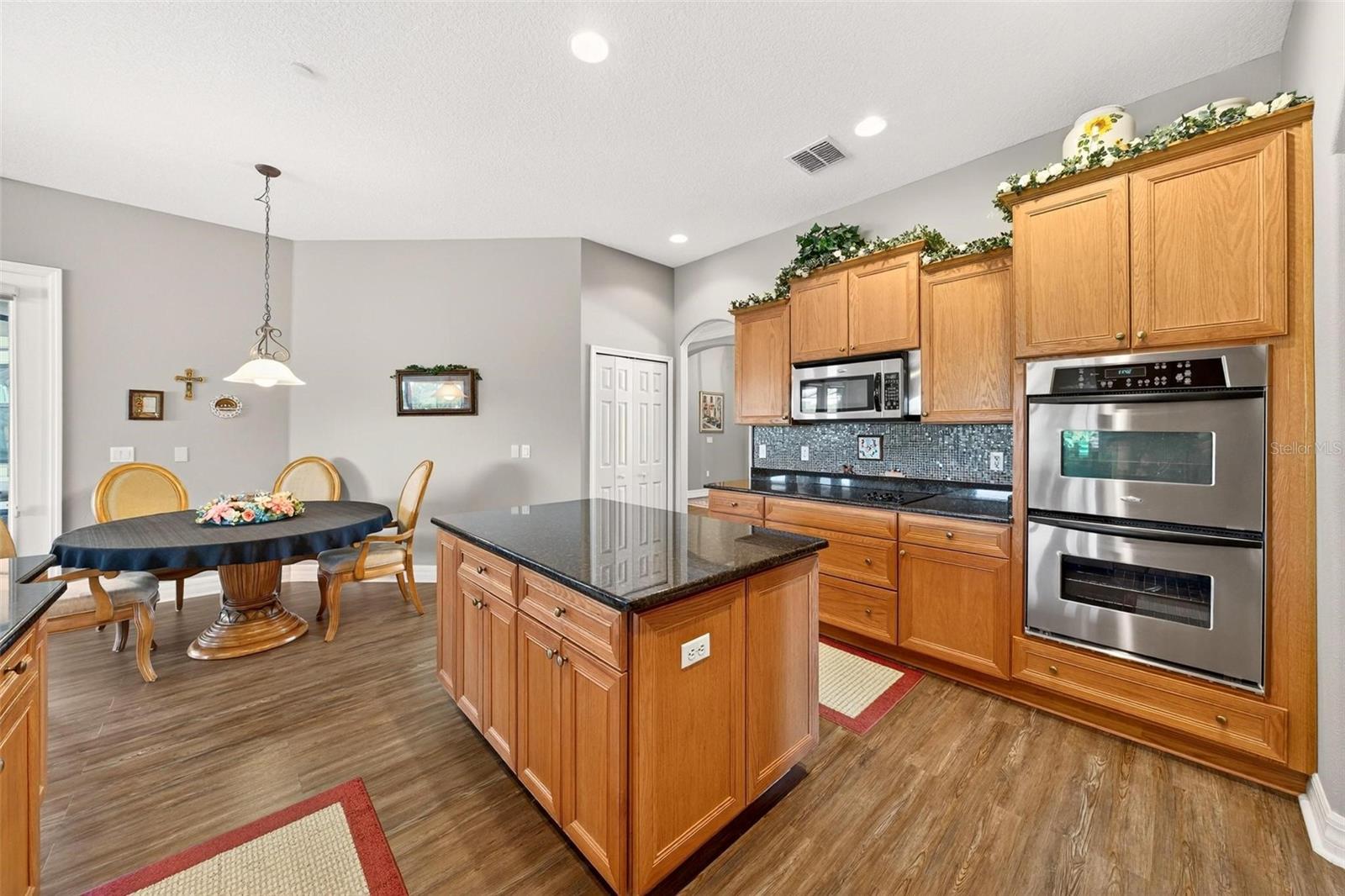 Image 34 of 100 For 19850 Sugarloaf Mountain Road