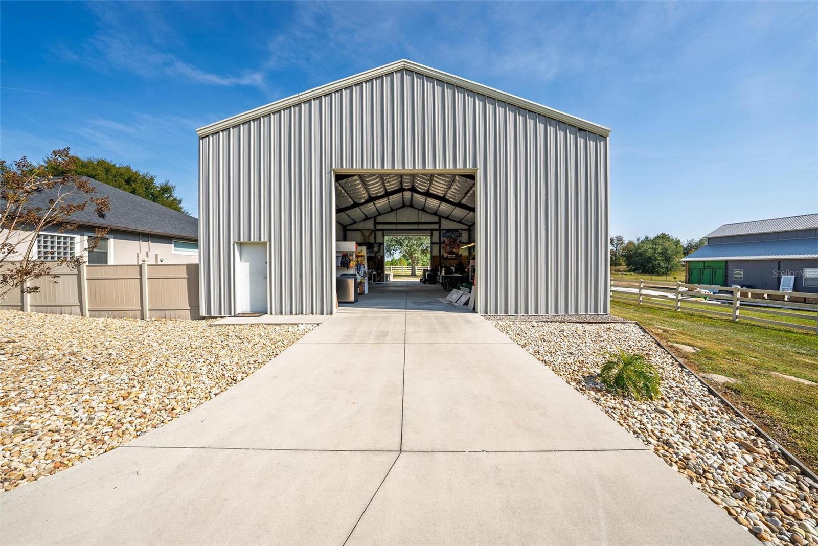 Image 4 of 100 For 19850 Sugarloaf Mountain Road