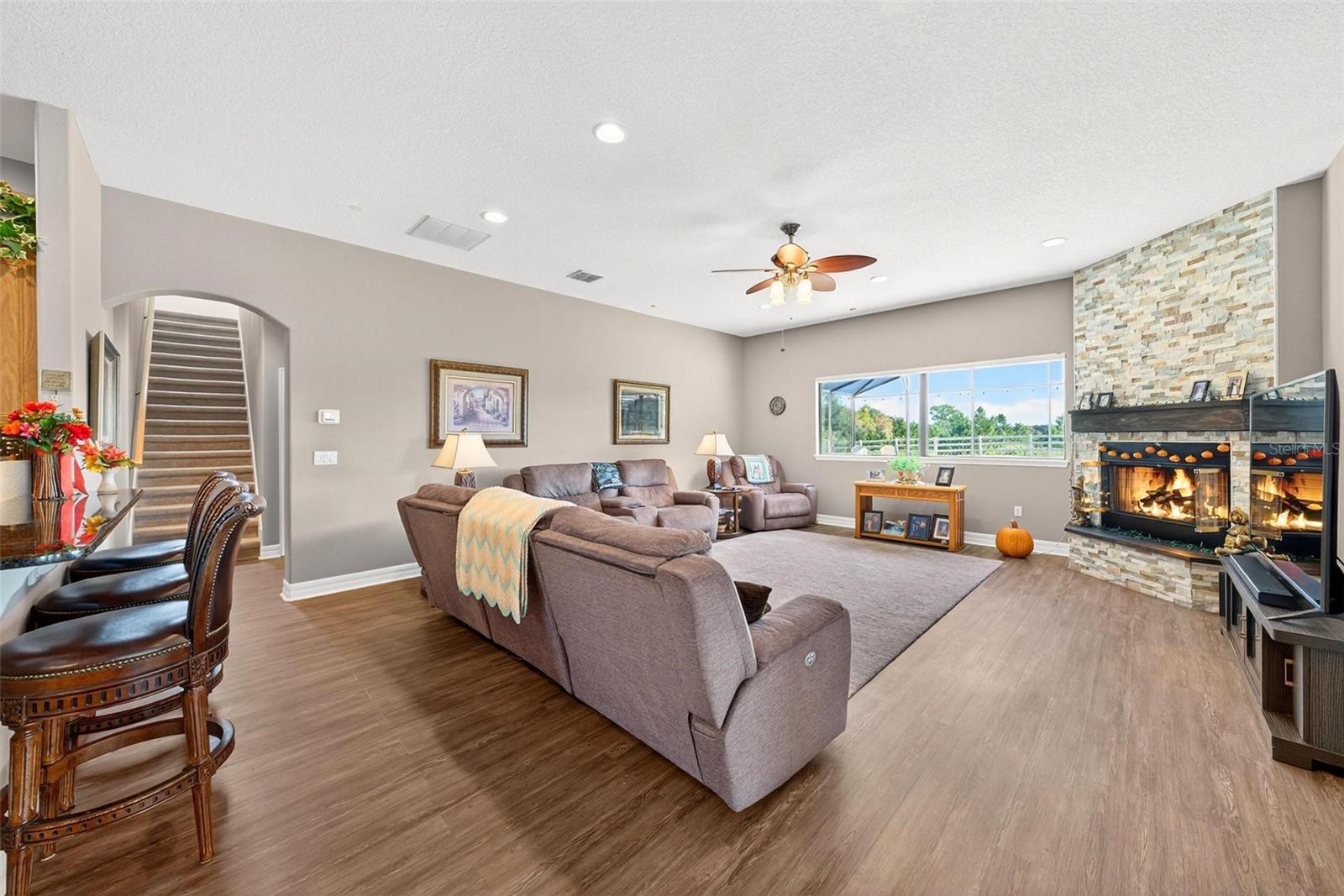 Image 44 of 100 For 19850 Sugarloaf Mountain Road