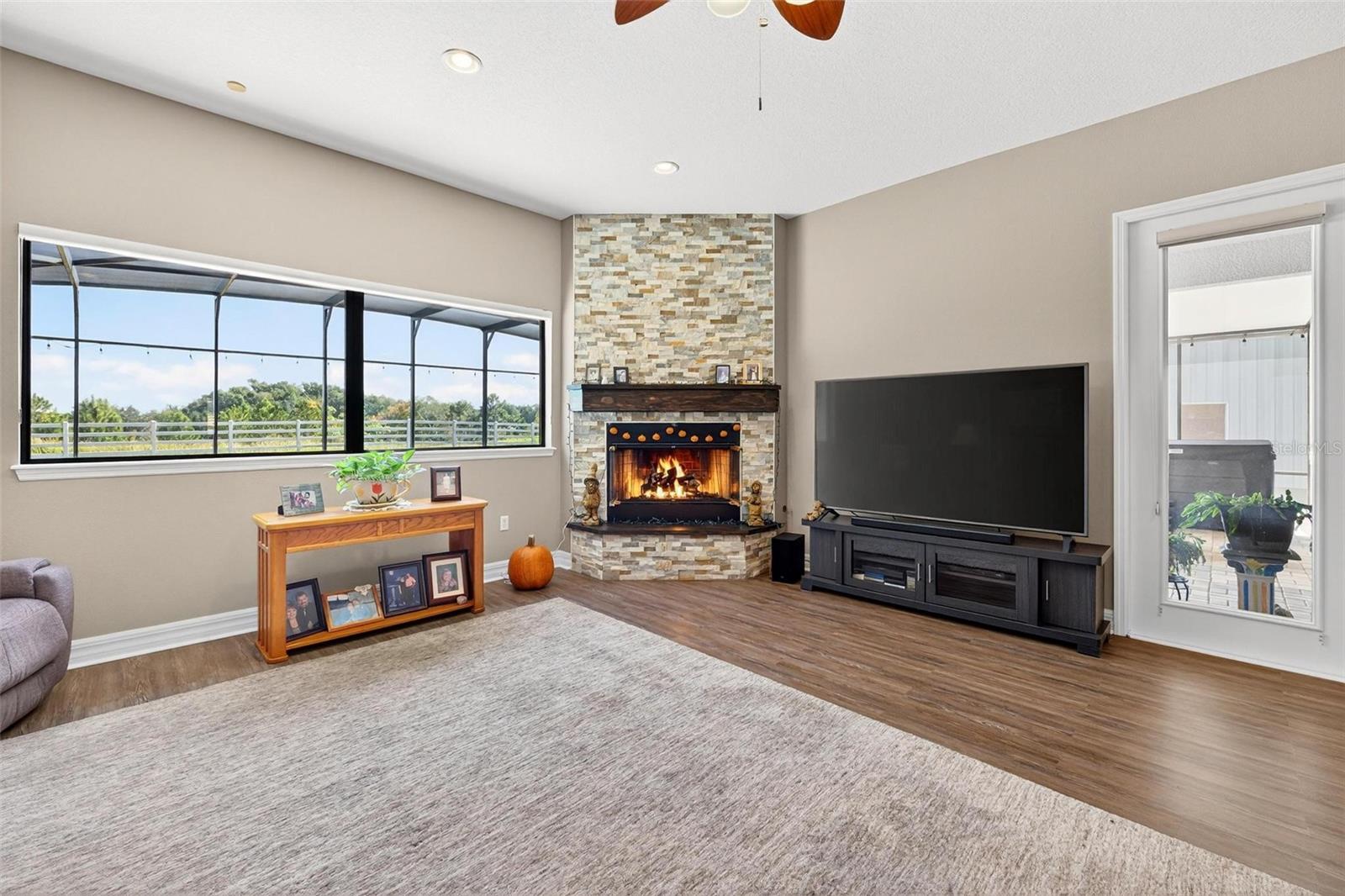 Image 45 of 100 For 19850 Sugarloaf Mountain Road