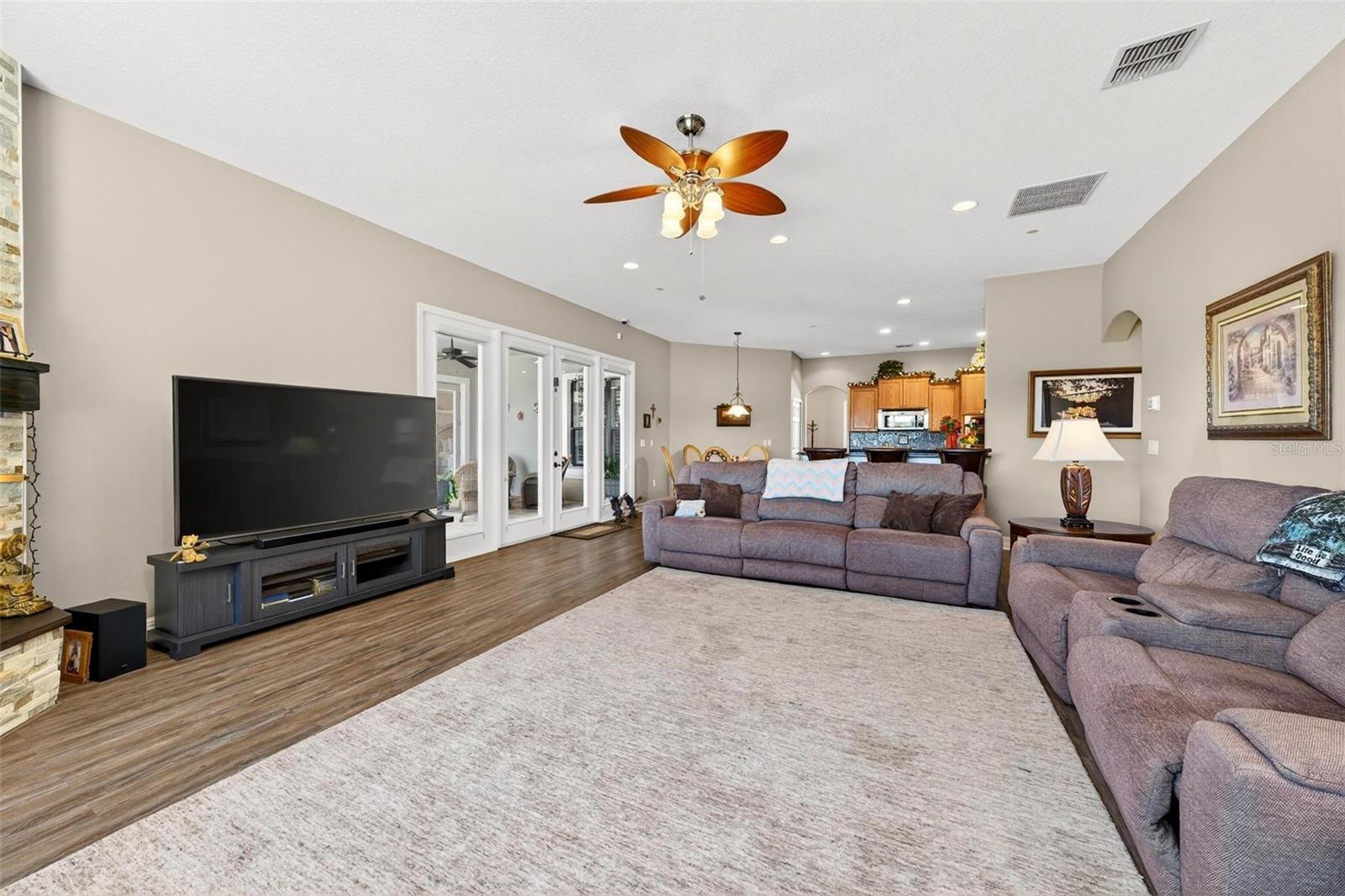 Image 49 of 100 For 19850 Sugarloaf Mountain Road