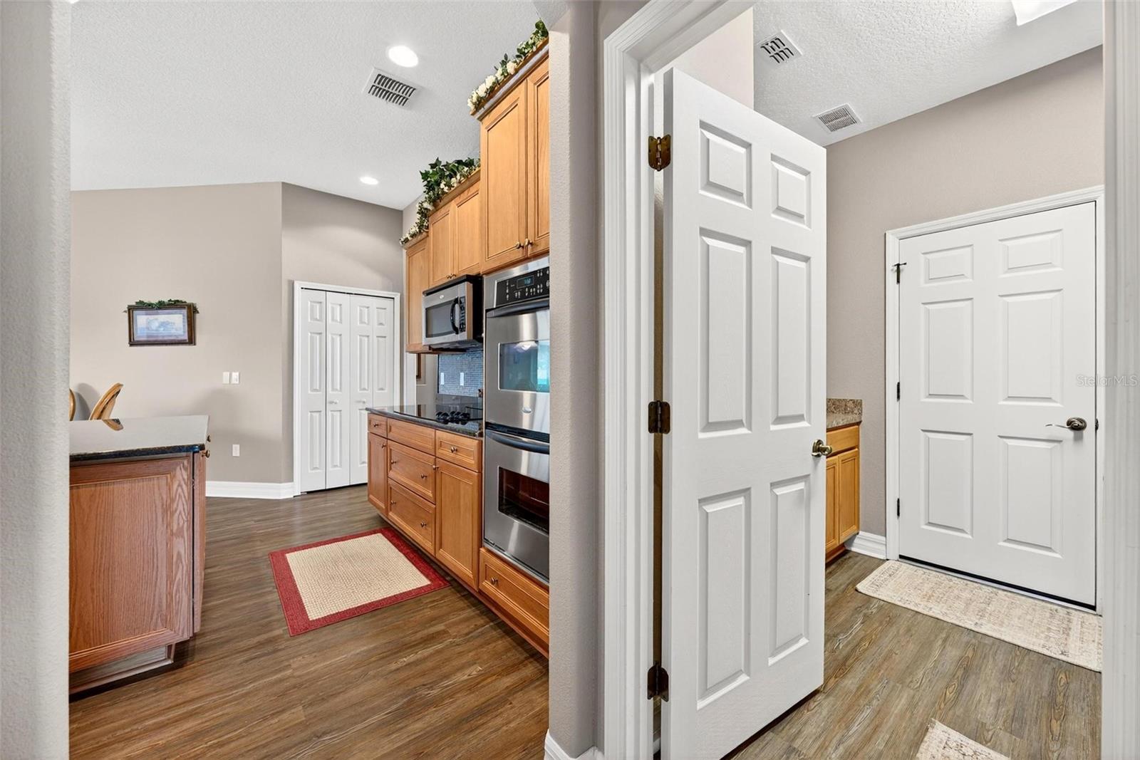 Image 62 of 100 For 19850 Sugarloaf Mountain Road