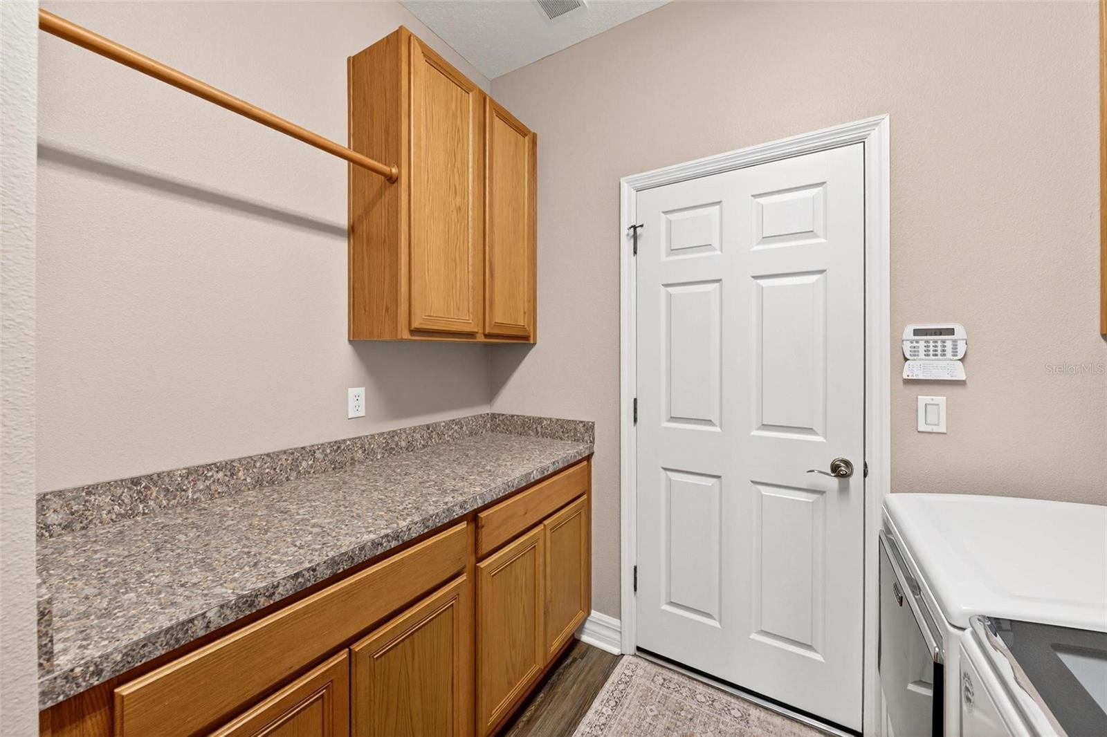 Image 64 of 100 For 19850 Sugarloaf Mountain Road