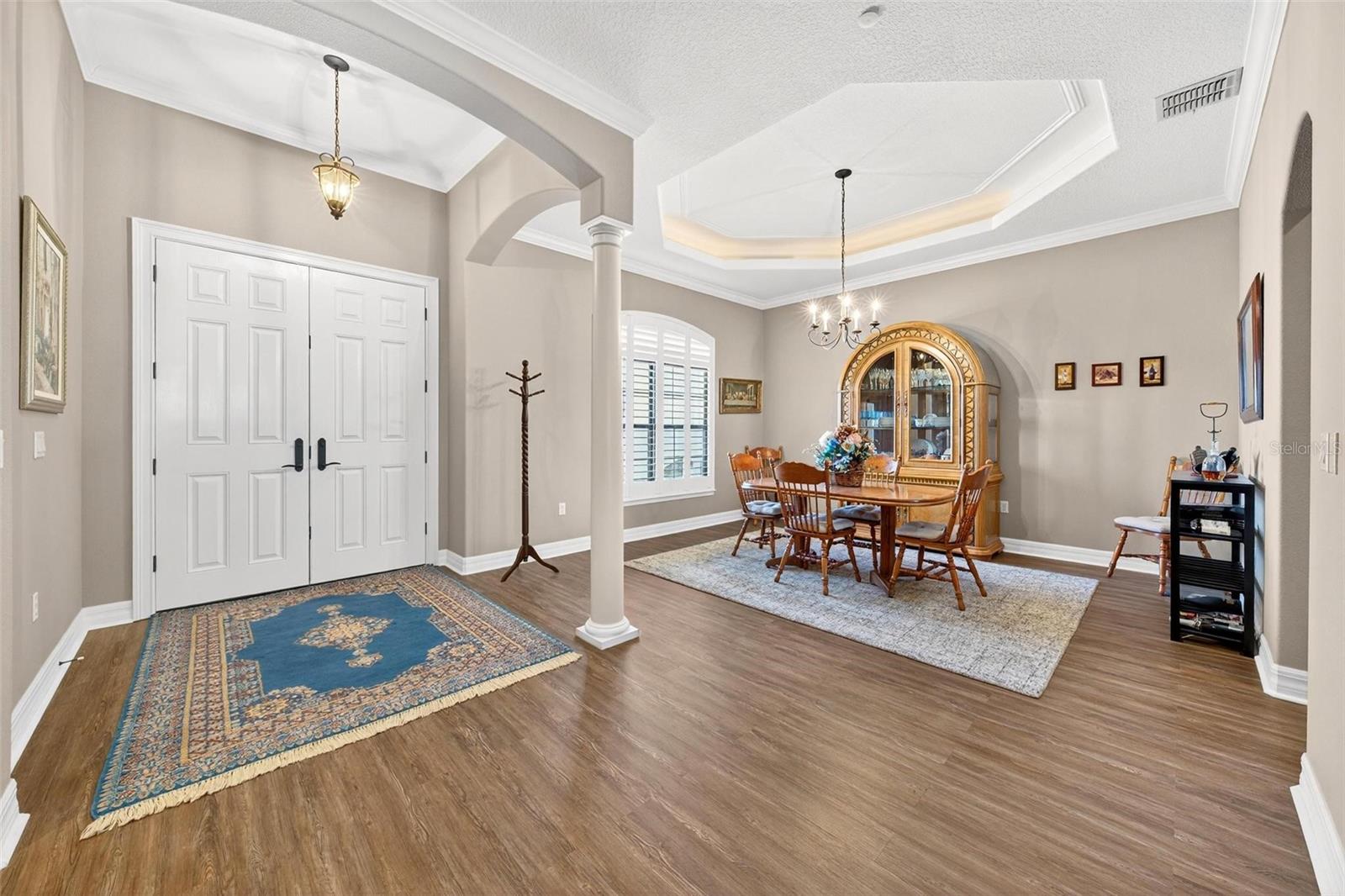 Image 8 of 100 For 19850 Sugarloaf Mountain Road