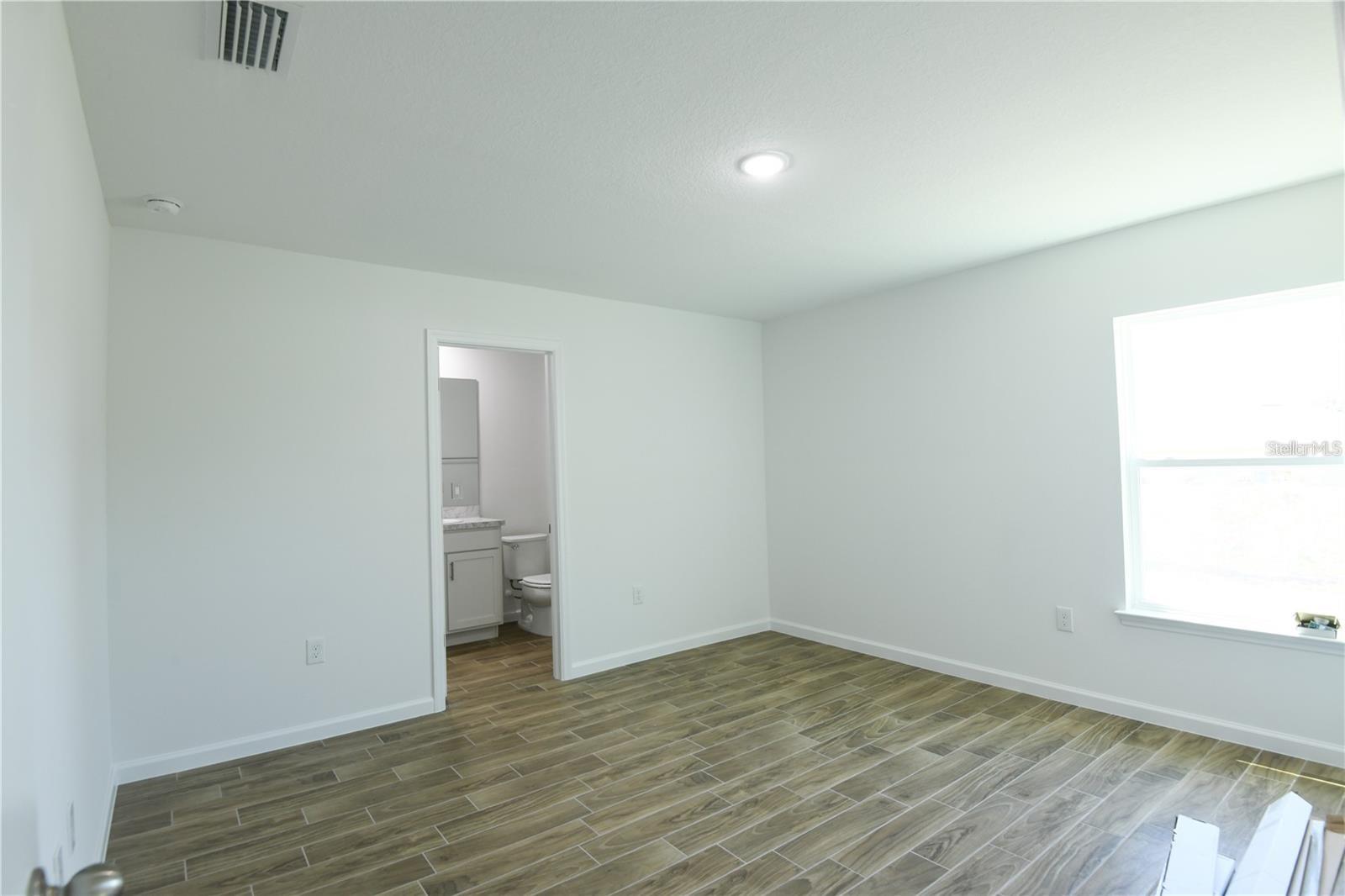 Image 6 of 9 For 808 Abbeville Court A