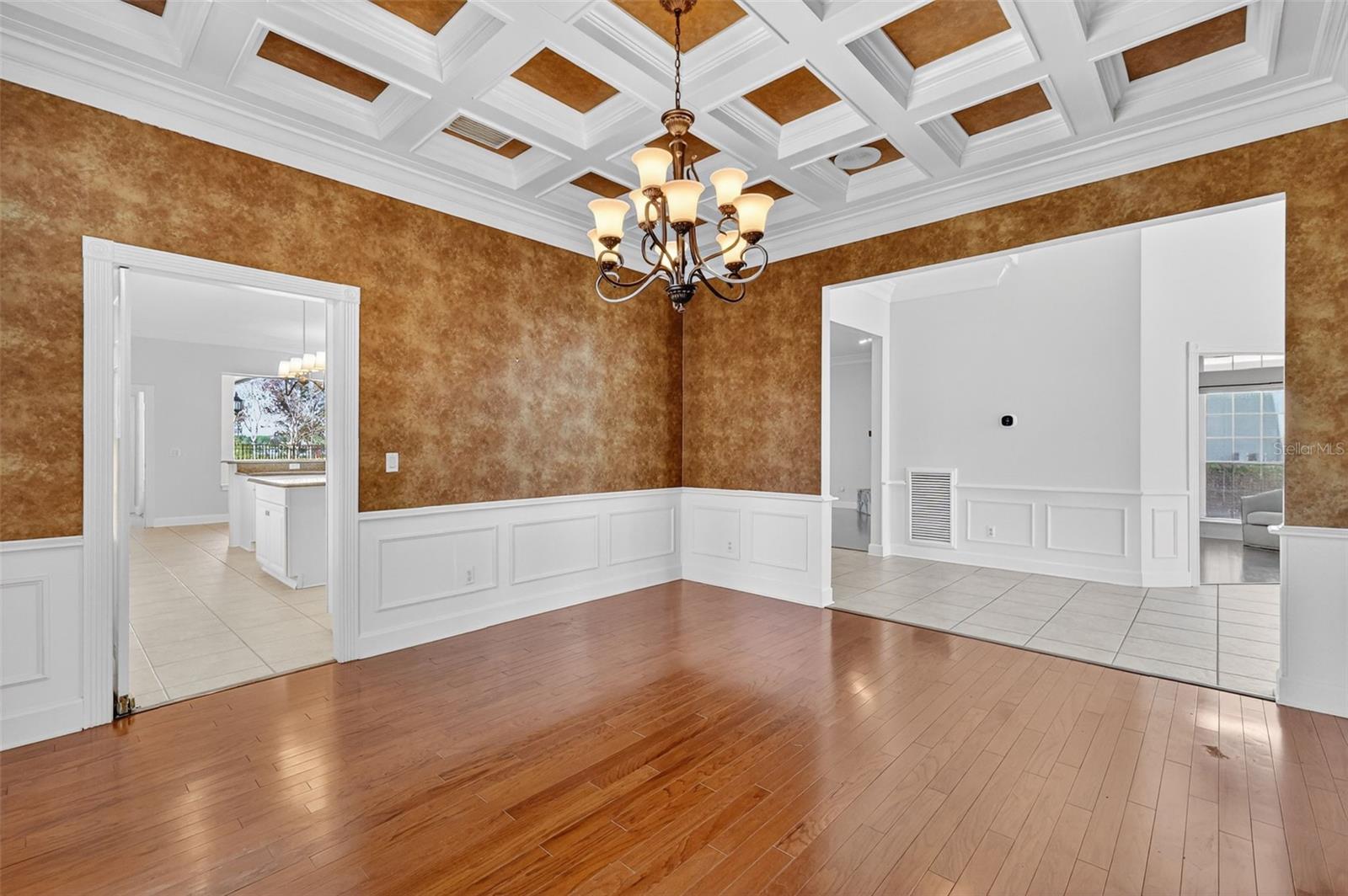 Image 13 of 70 For 1741 Edgewater Drive