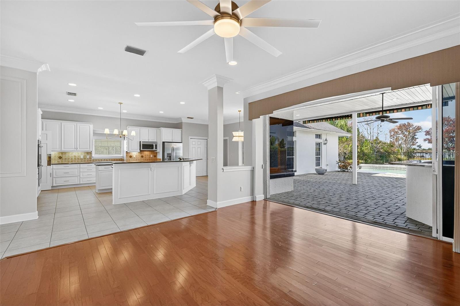 Image 16 of 70 For 1741 Edgewater Drive