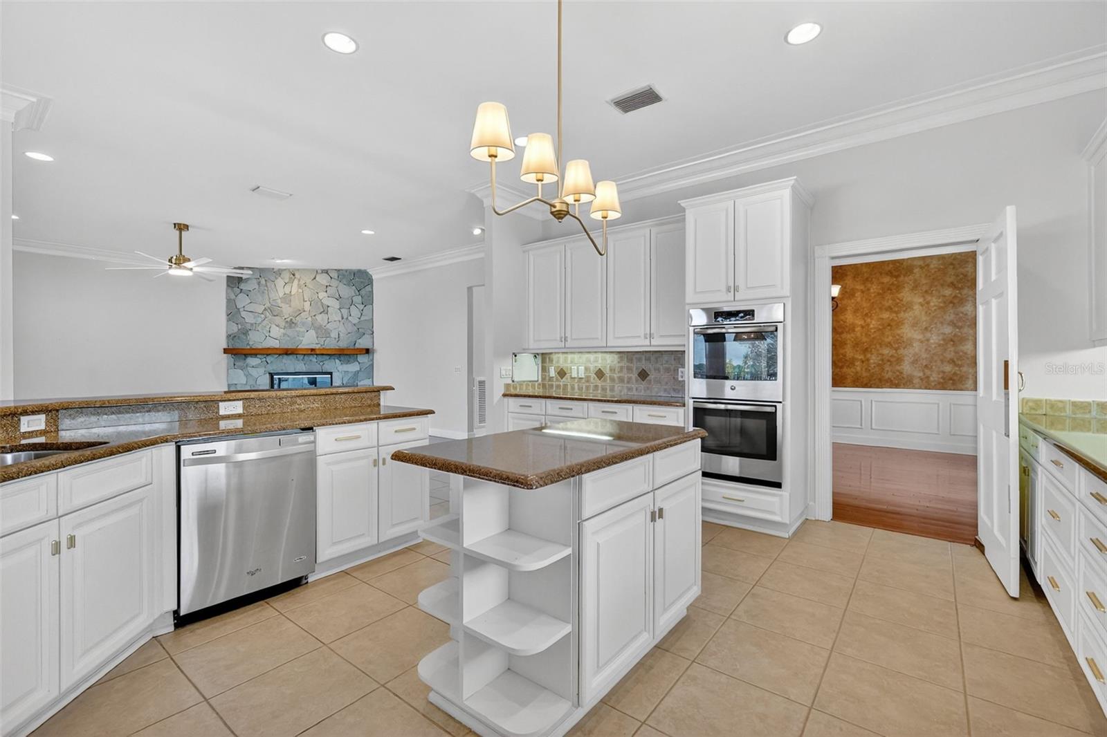 Image 20 of 70 For 1741 Edgewater Drive