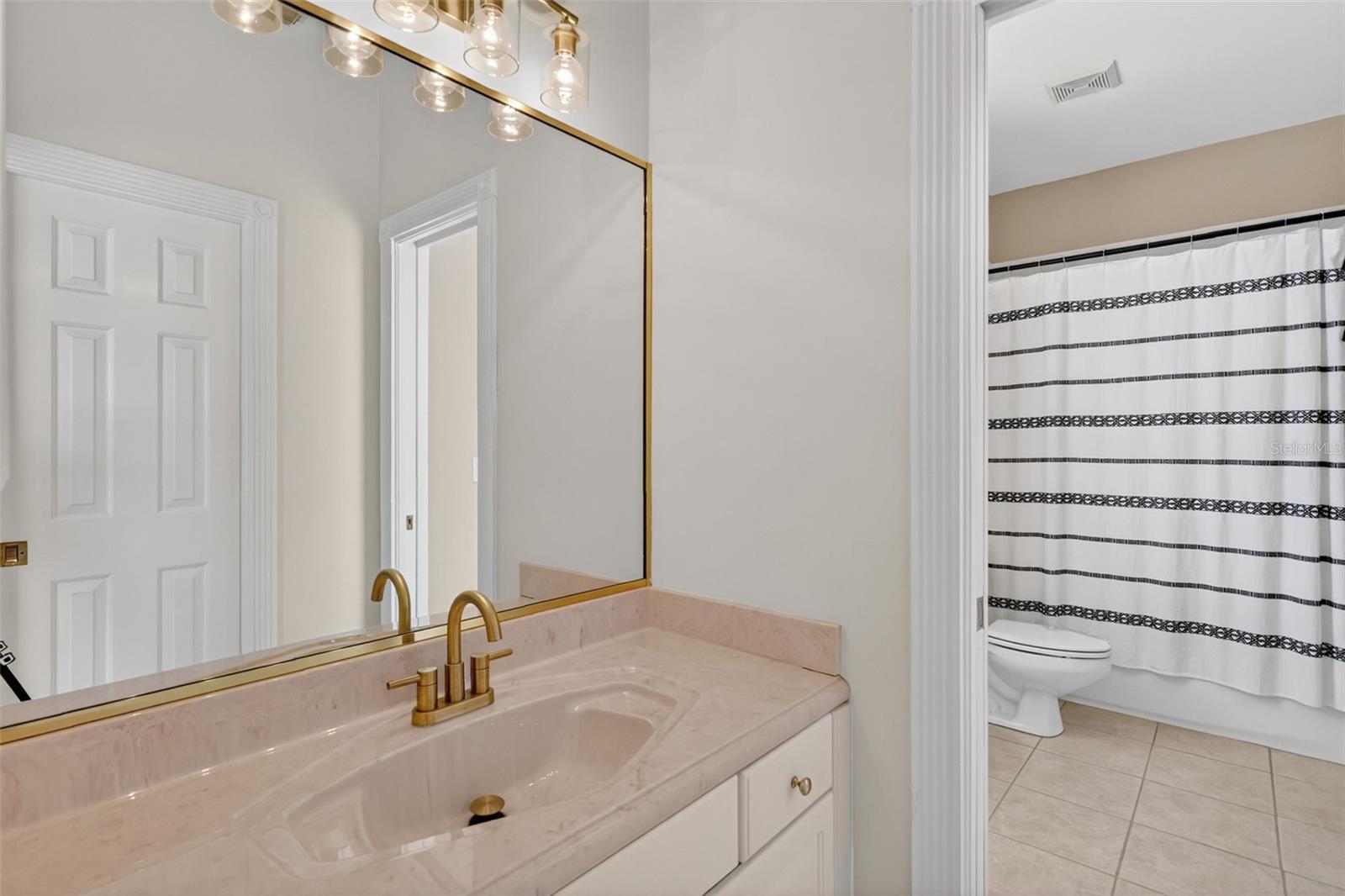 Image 39 of 70 For 1741 Edgewater Drive