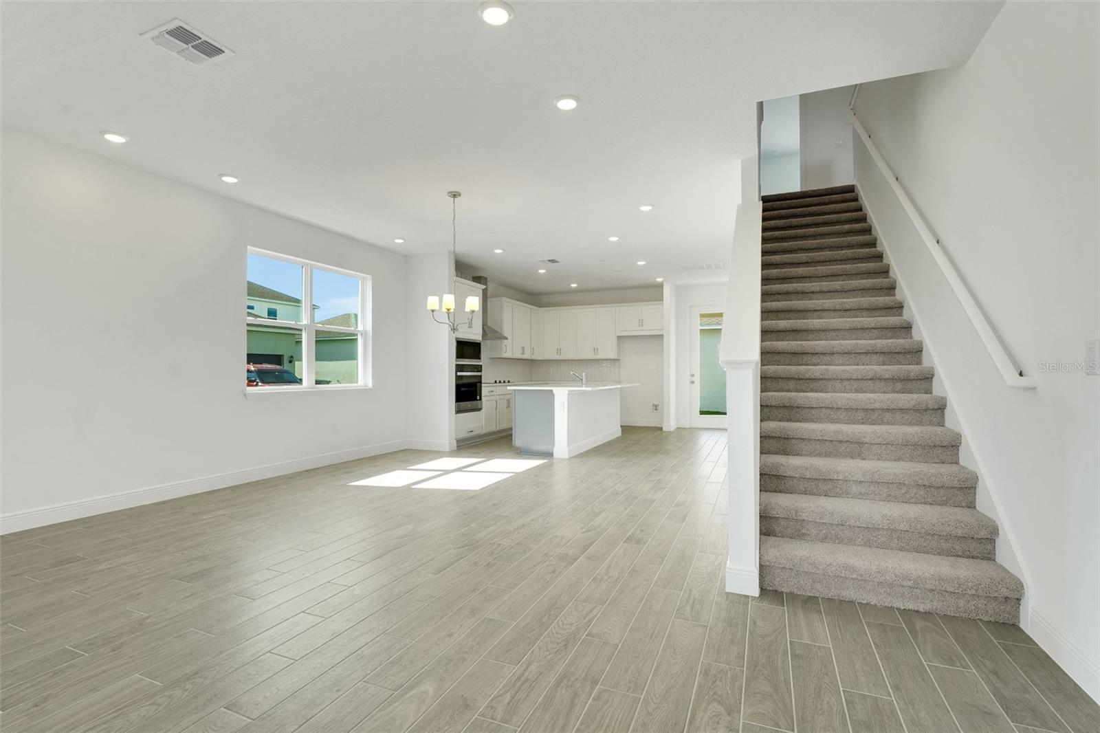 Image 18 of 49 For 5025 Flameleaf Street