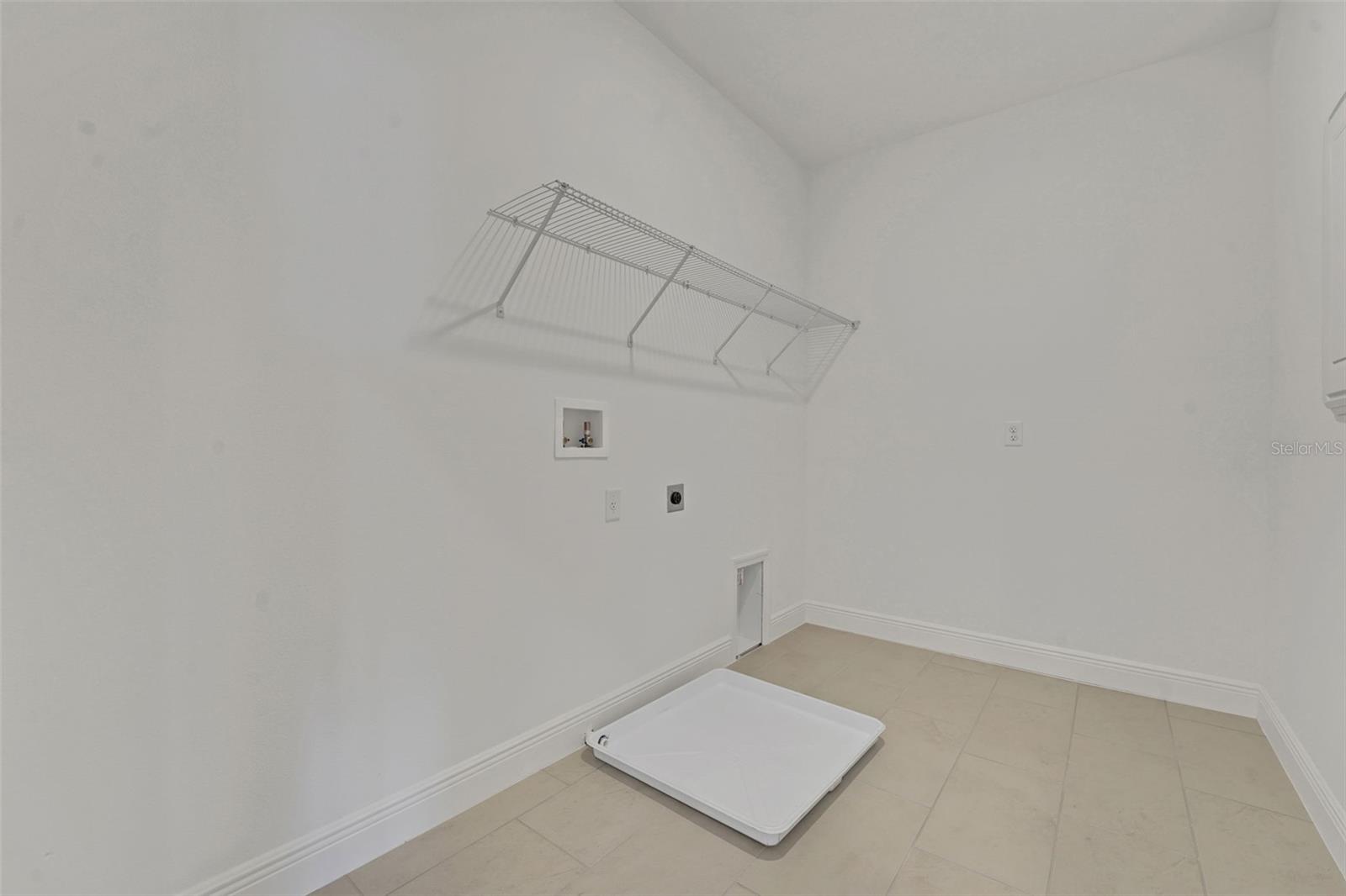 Image 32 of 49 For 5025 Flameleaf Street