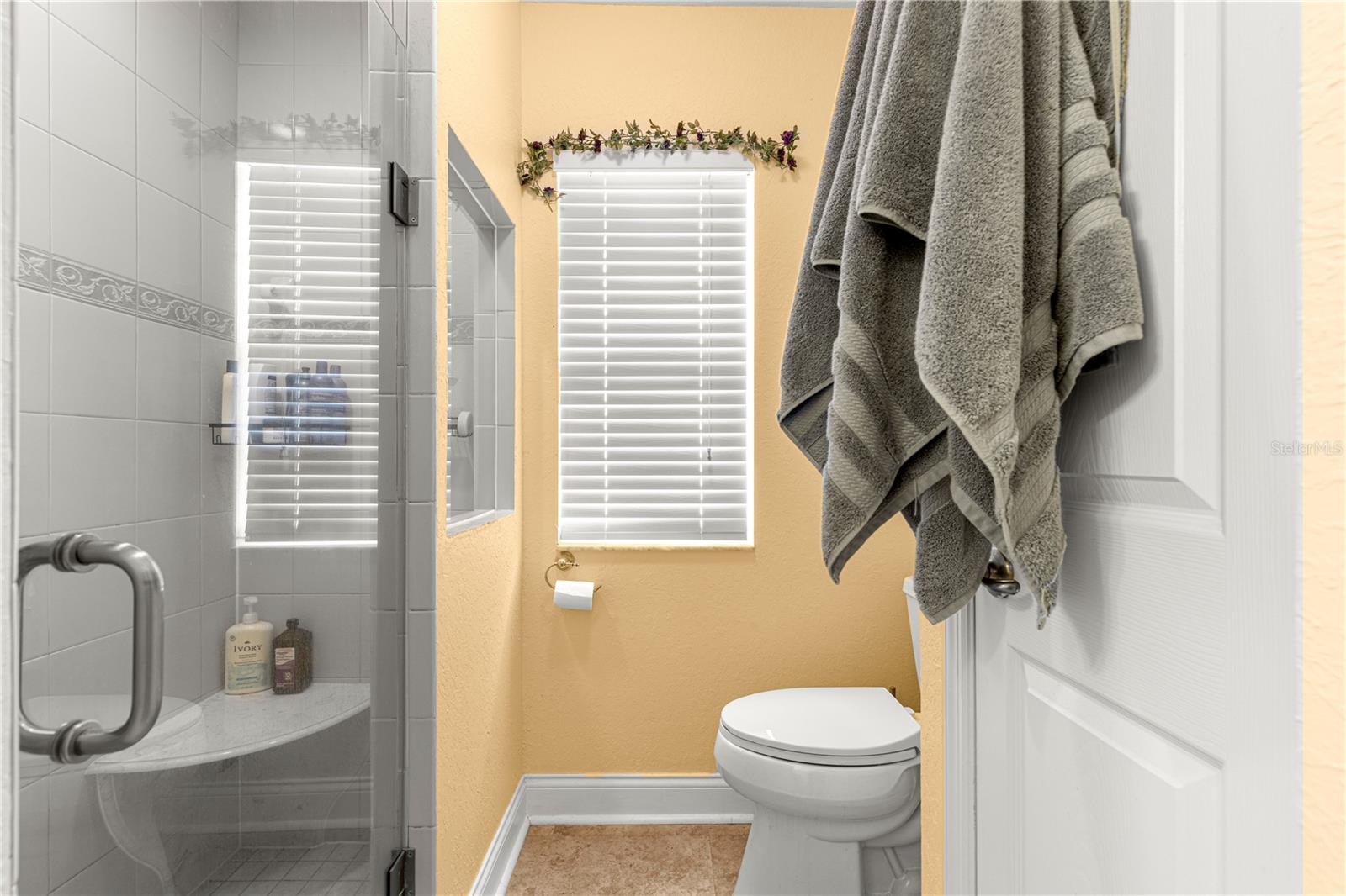 Image 21 of 35 For 12459 Se 176th Loop