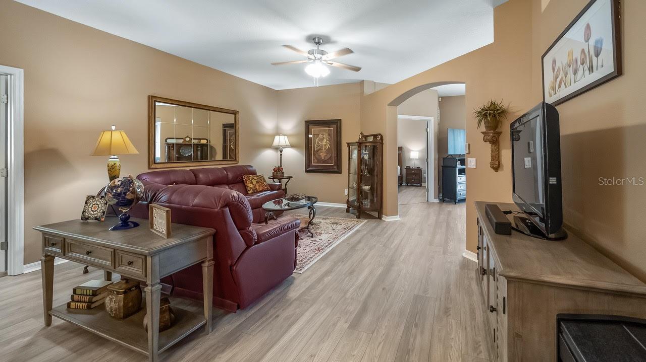 Image 5 of 45 For 4232 Newland Street