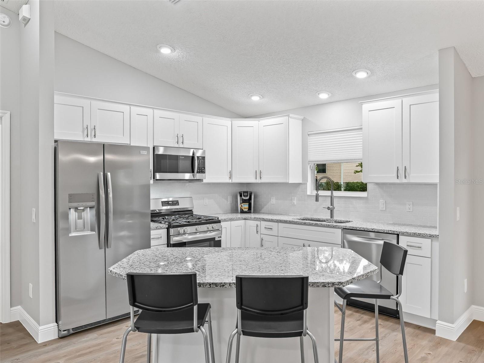 Image 10 of 35 For 9653 171st Argyll Street