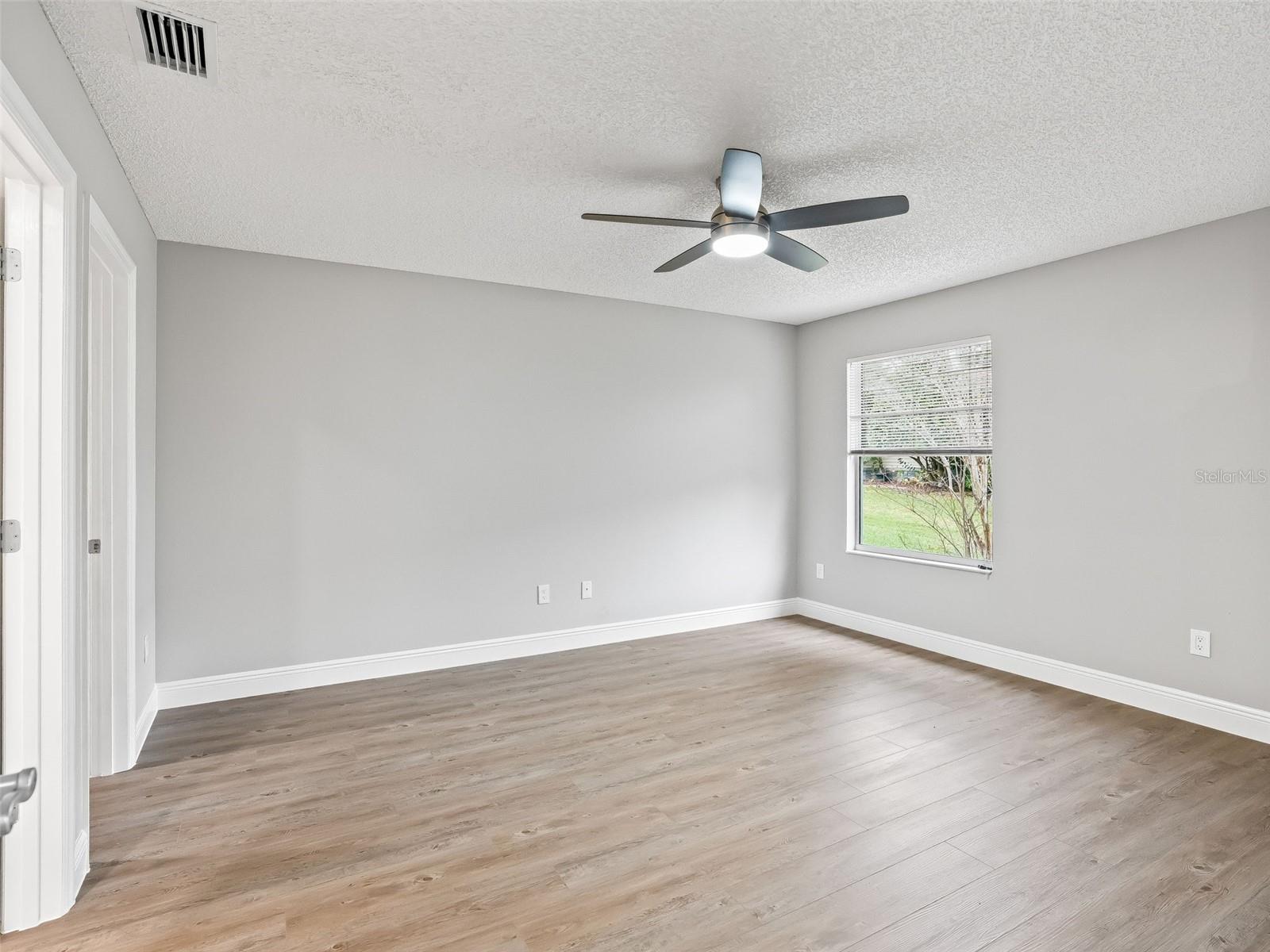 Image 15 of 35 For 9653 171st Argyll Street