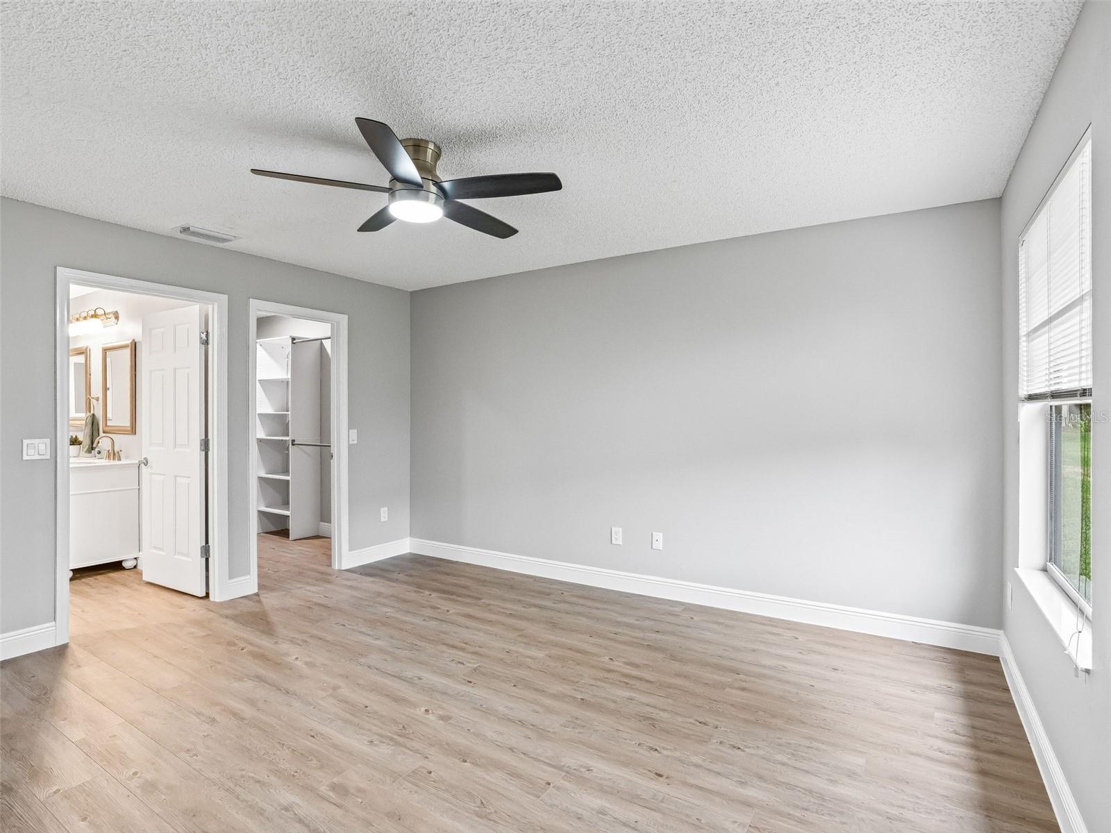 Image 16 of 35 For 9653 171st Argyll Street