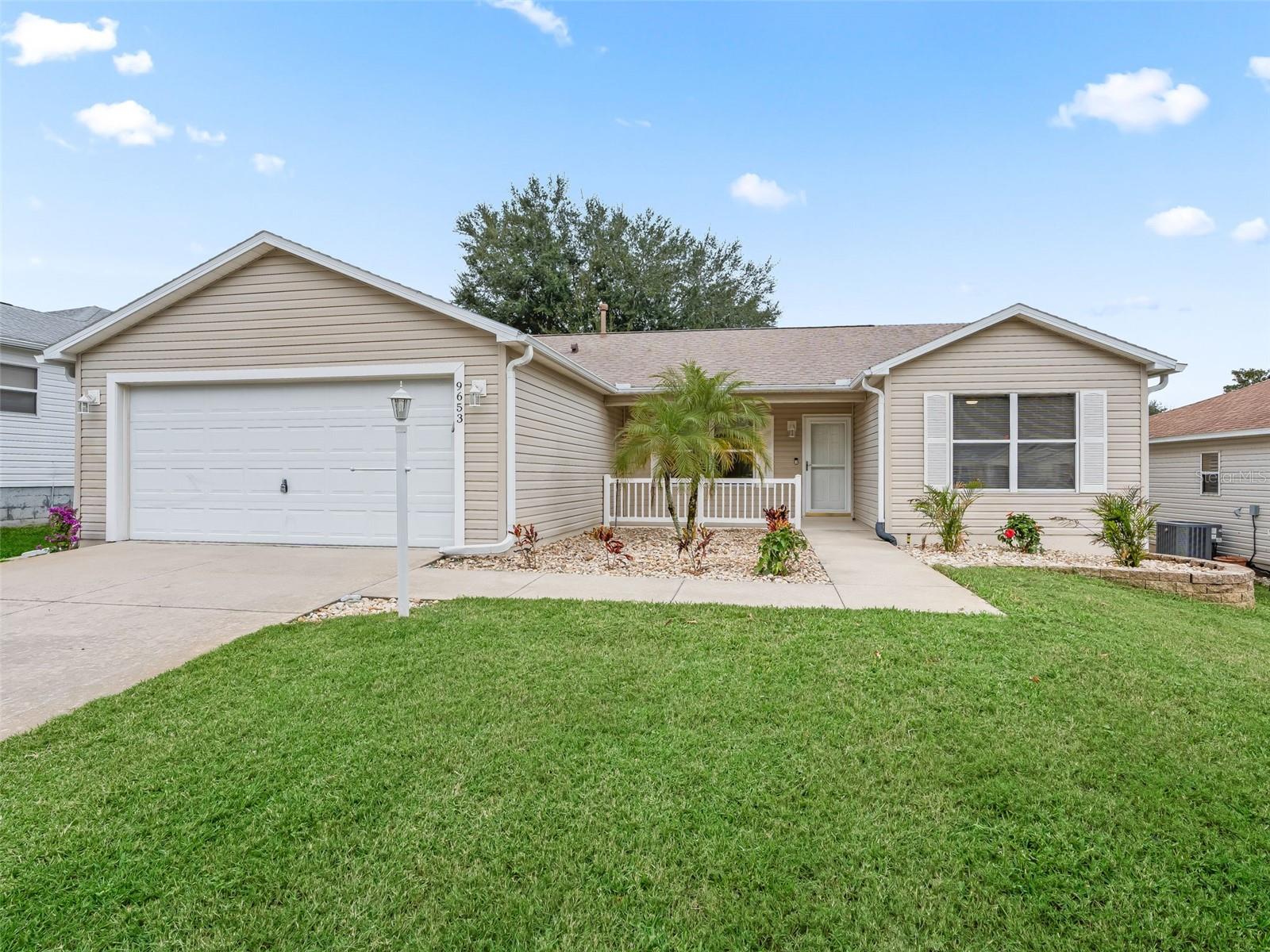 Image 2 of 35 For 9653 171st Argyll Street