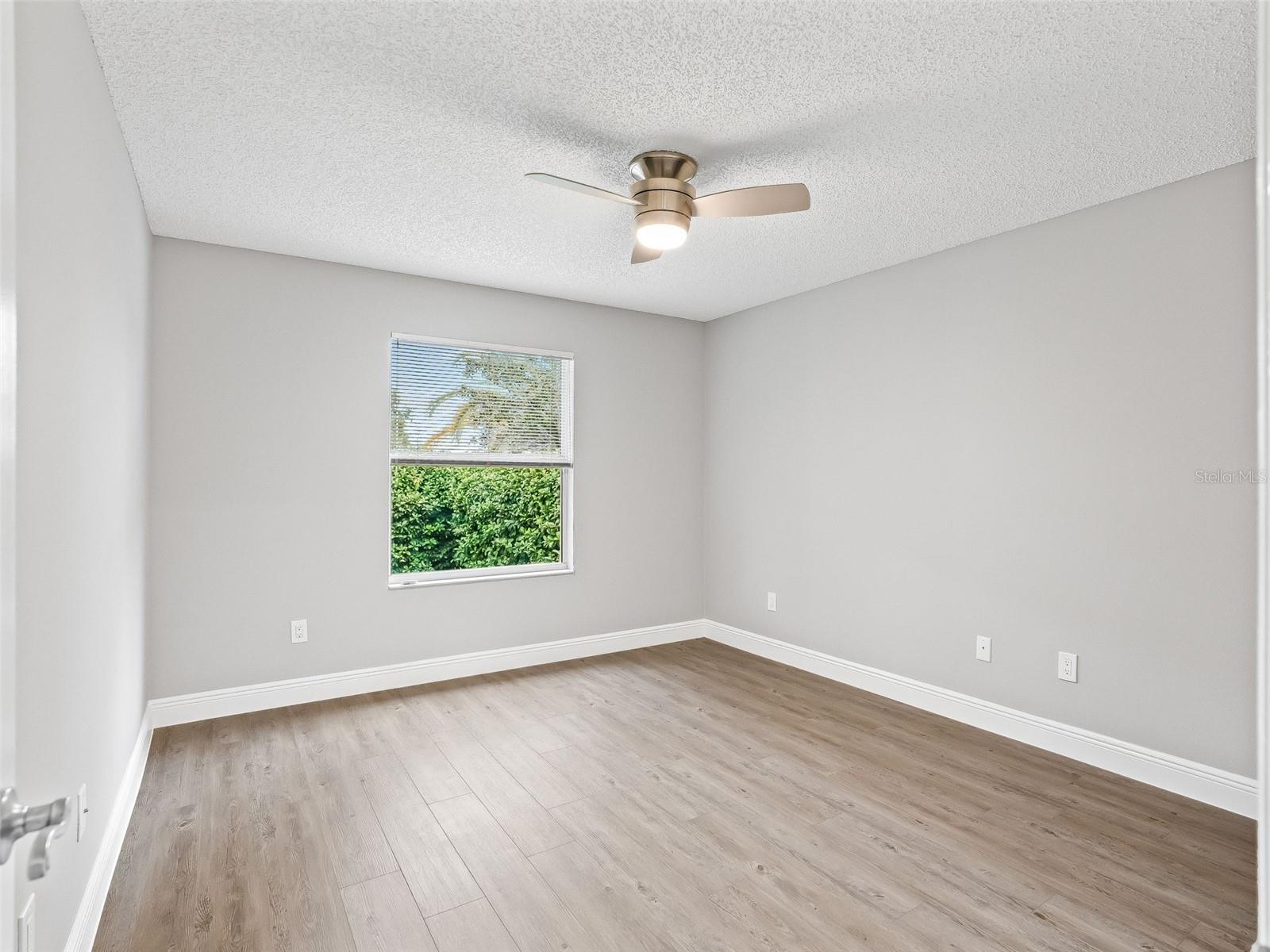 Image 22 of 35 For 9653 171st Argyll Street