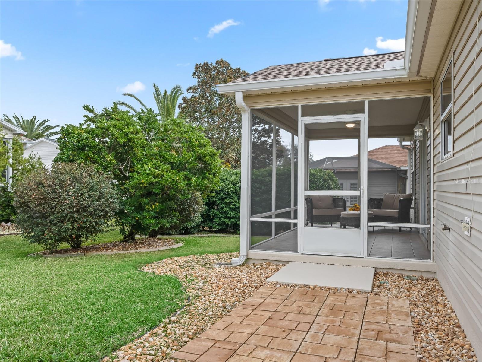 Image 30 of 35 For 9653 171st Argyll Street