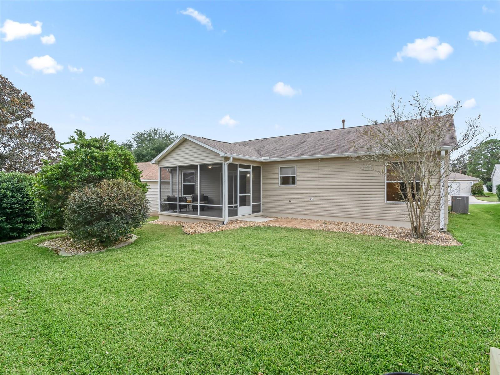 Image 32 of 35 For 9653 171st Argyll Street