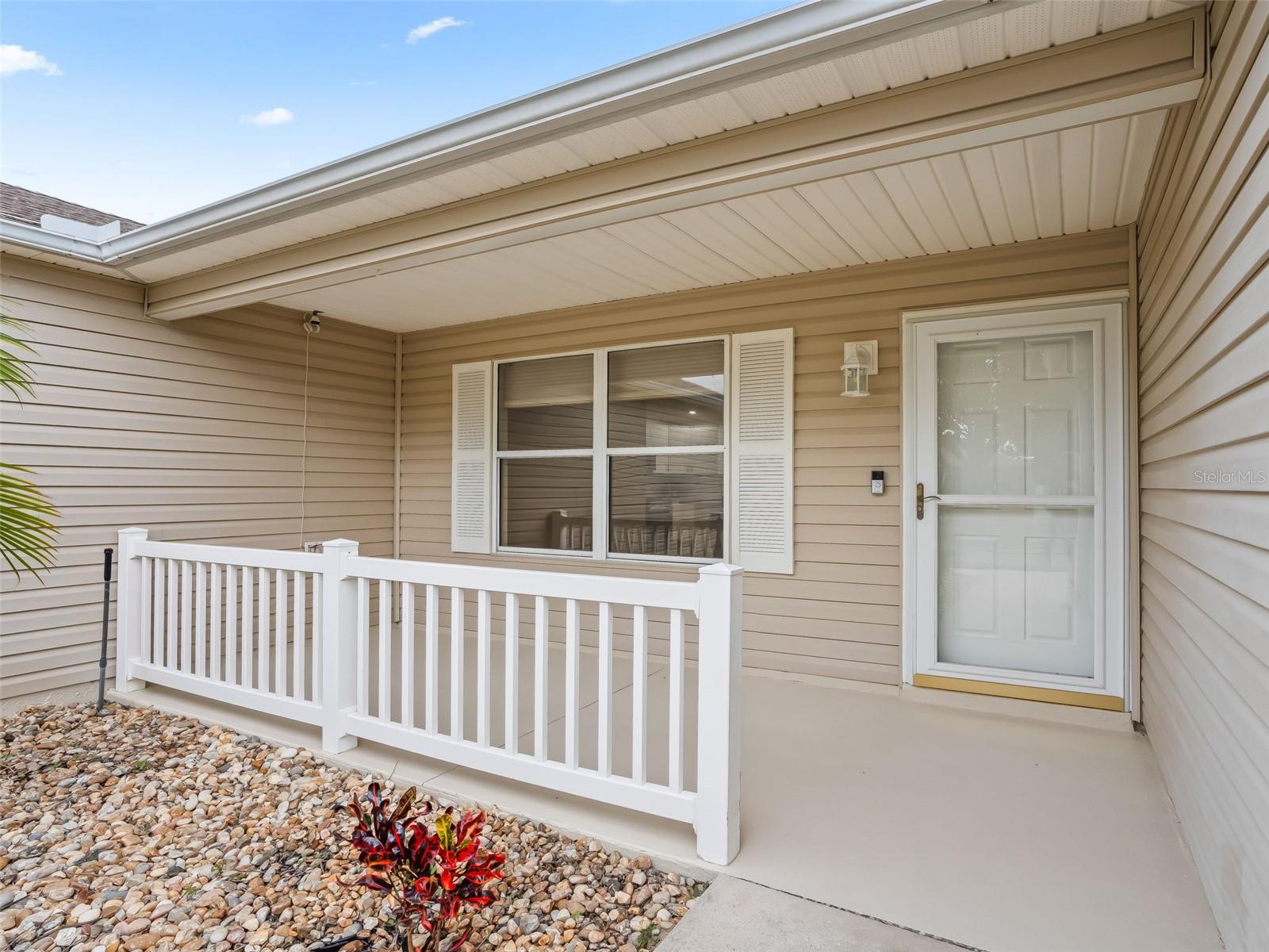 Image 5 of 35 For 9653 171st Argyll Street