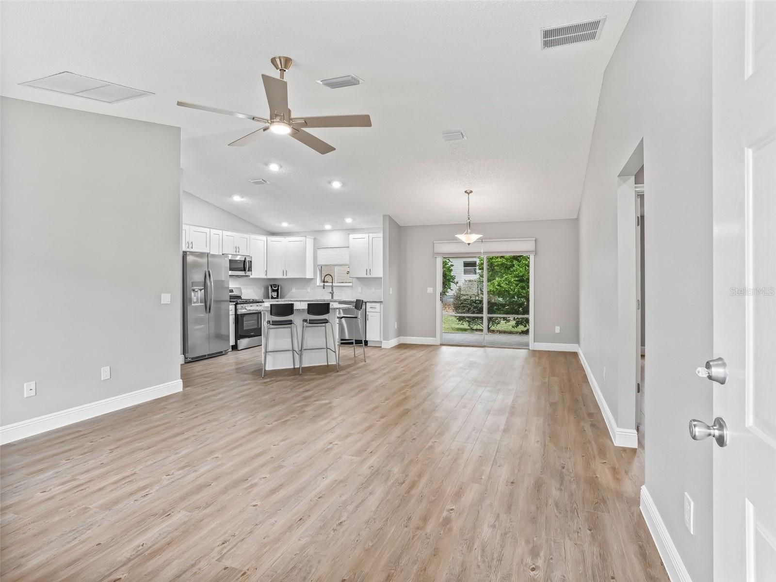 Image 6 of 35 For 9653 171st Argyll Street