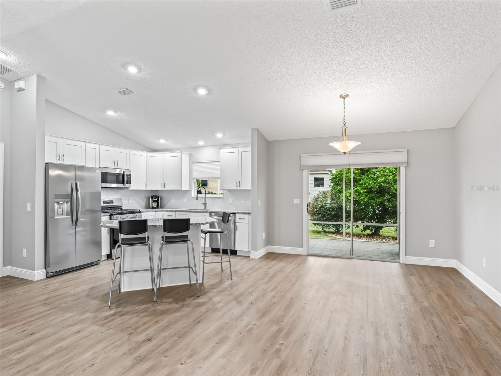 Image 8 of 35 For 9653 171st Argyll Street