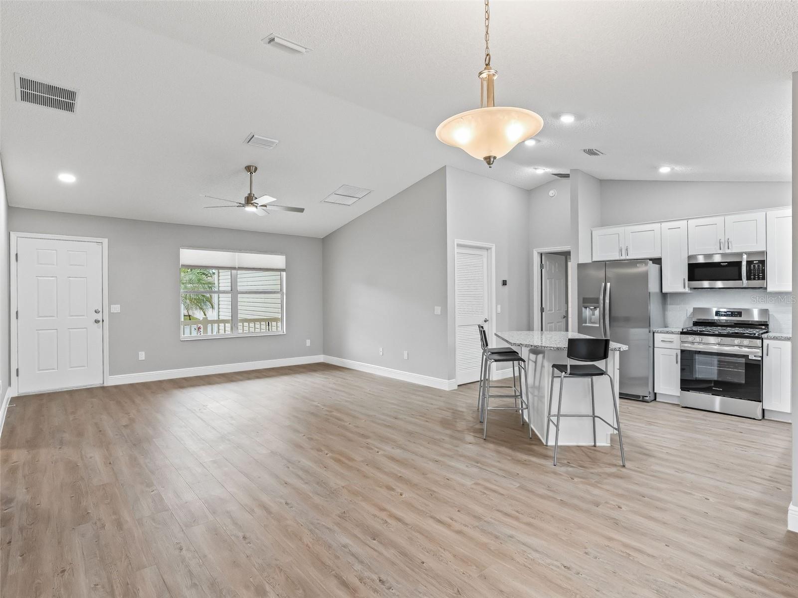 Image 9 of 35 For 9653 171st Argyll Street