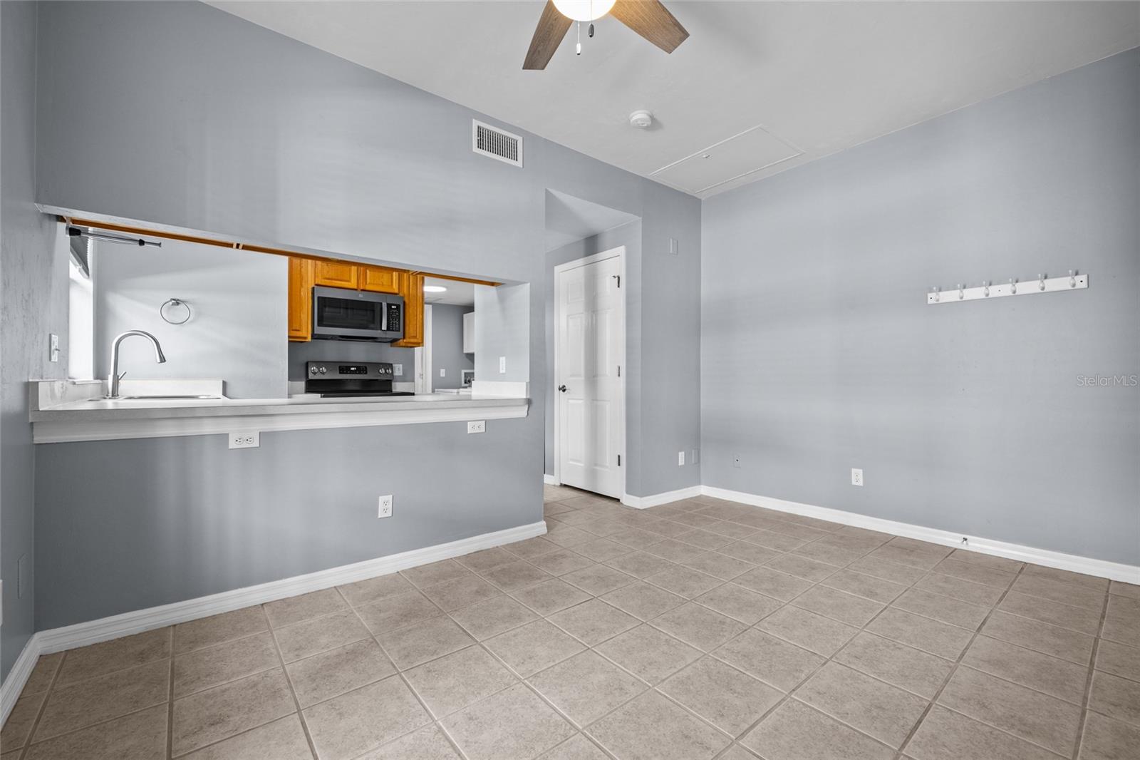 Image 25 of 28 For 1220 1st Avenue 305