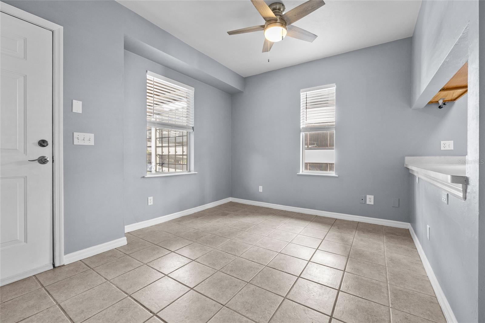 Image 27 of 28 For 1220 1st Avenue 305