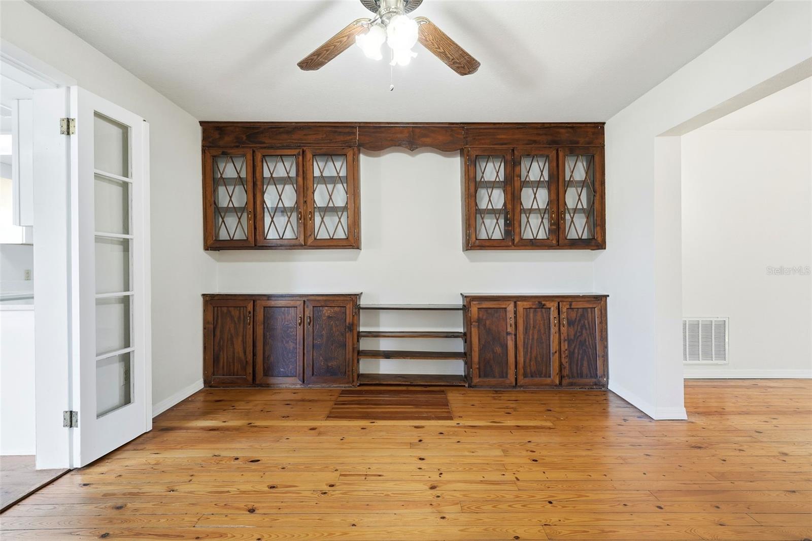 Image 25 of 46 For 19402 5th Street