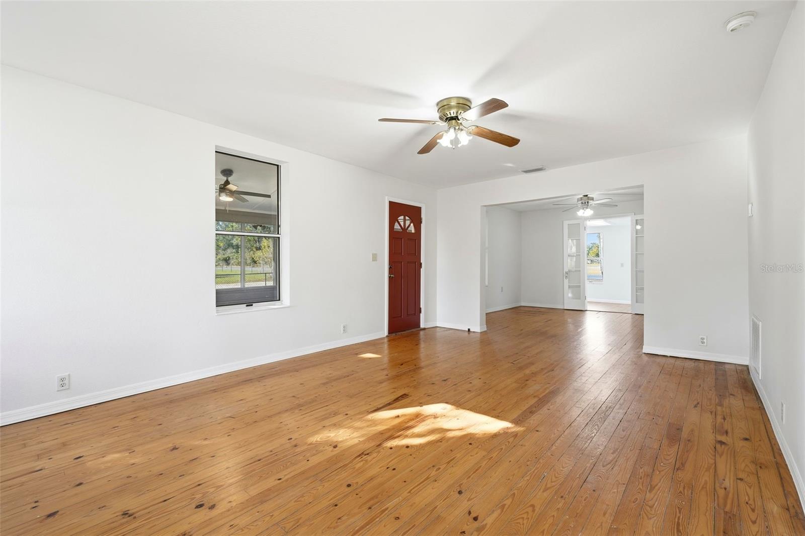 Image 28 of 46 For 19402 5th Street