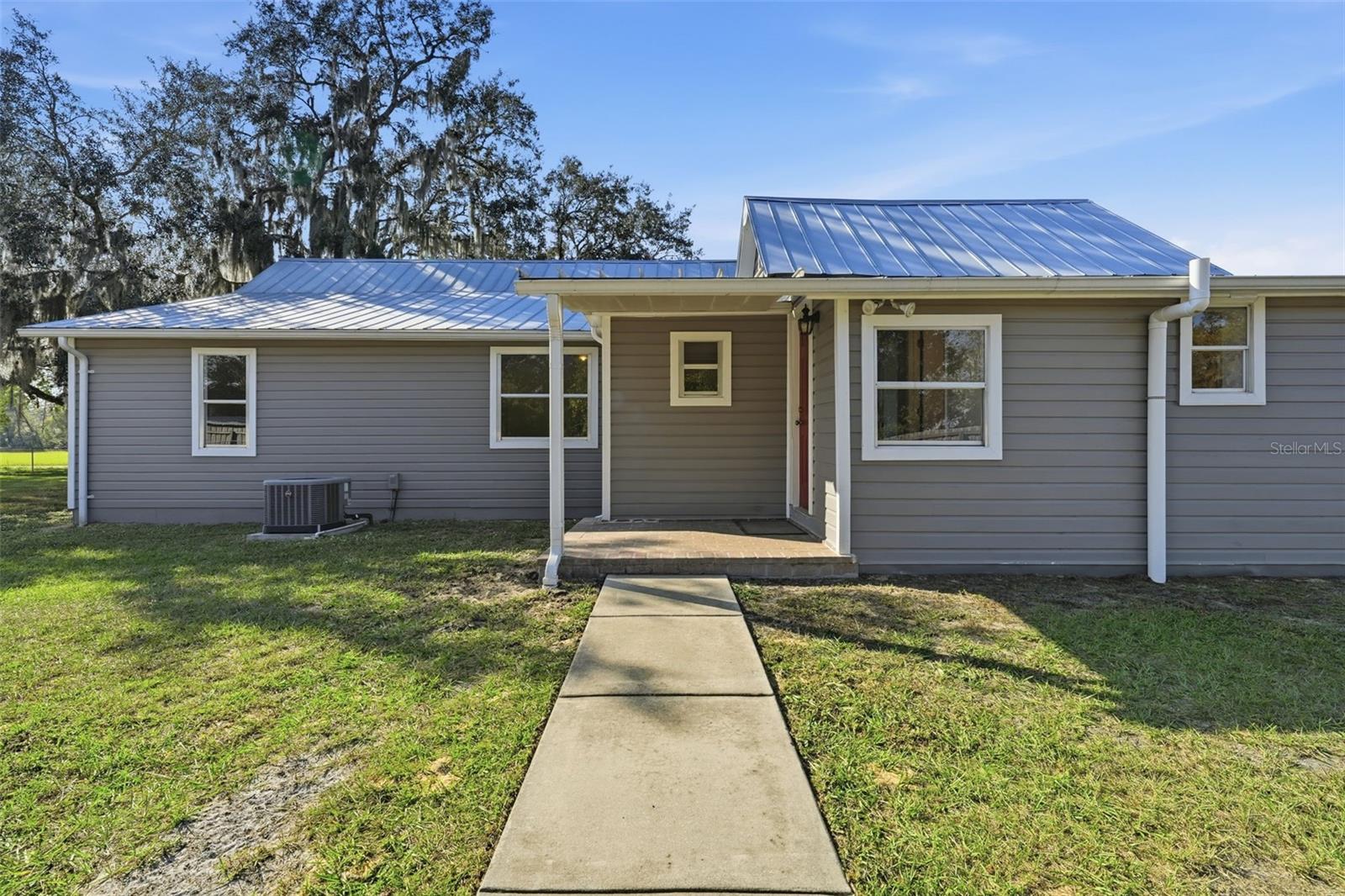 Image 8 of 46 For 19402 5th Street