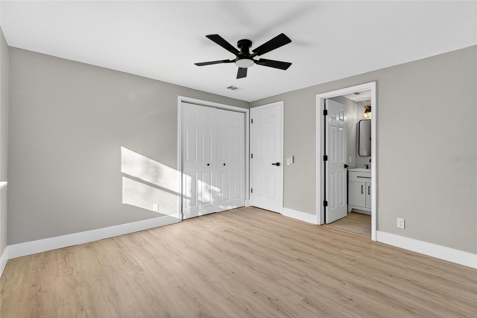 Image 19 of 37 For 8211 18th Street