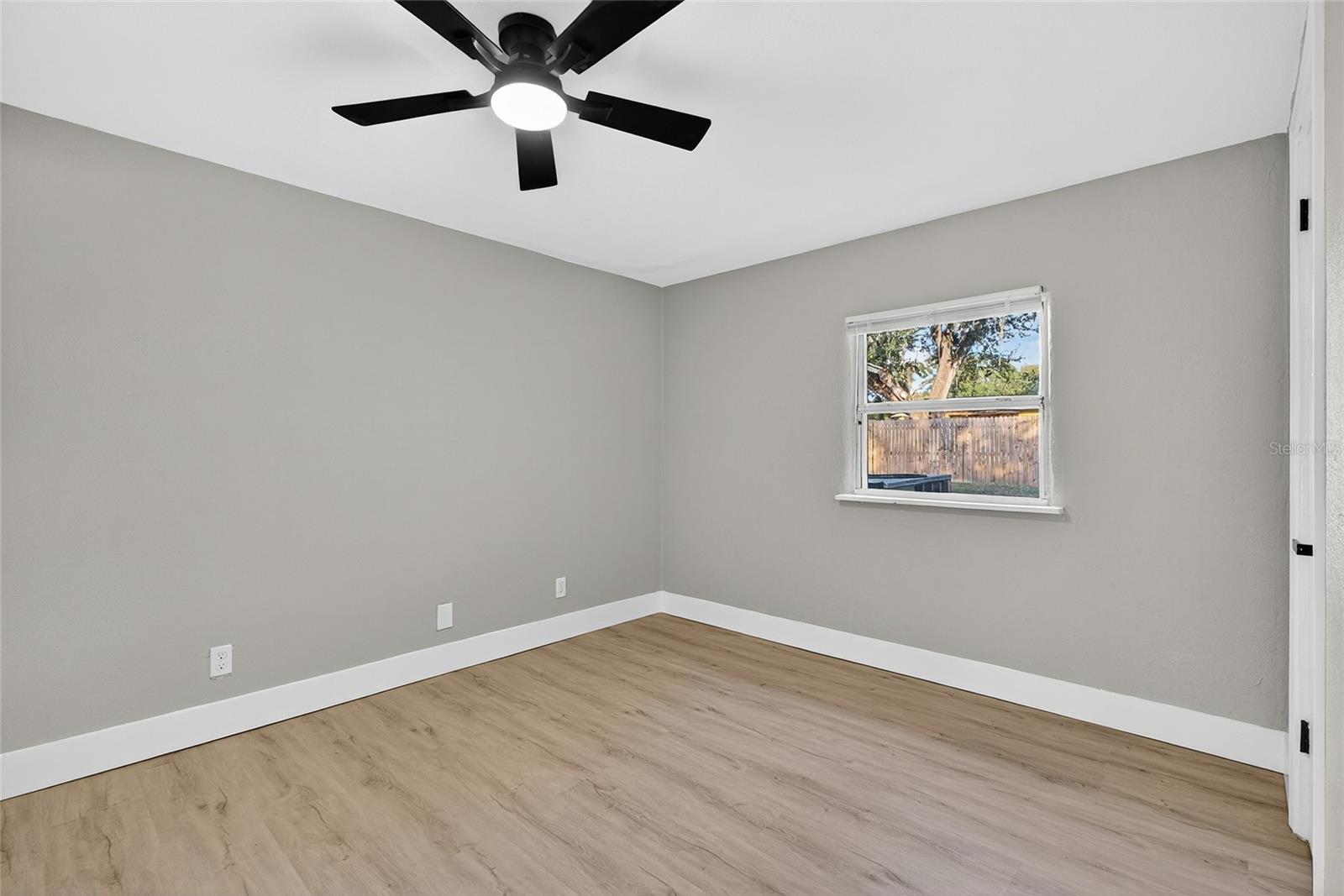 Image 22 of 37 For 8211 18th Street