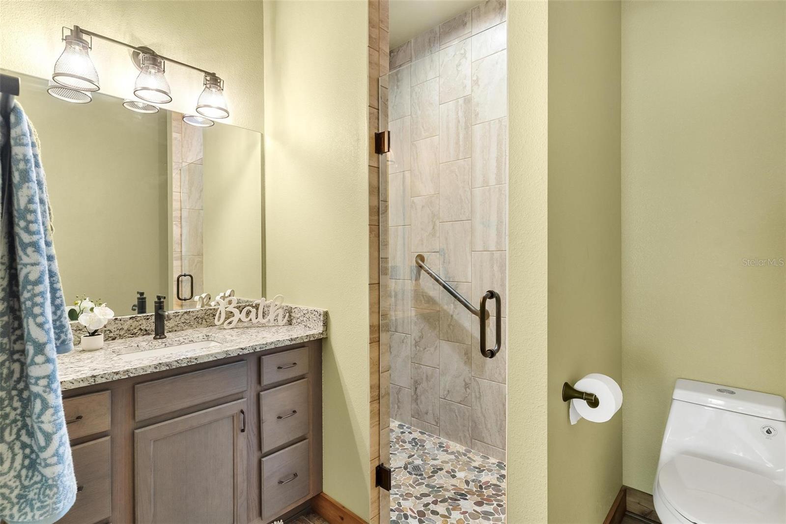 Image 16 of 30 For 37590 Rolling Acres Road