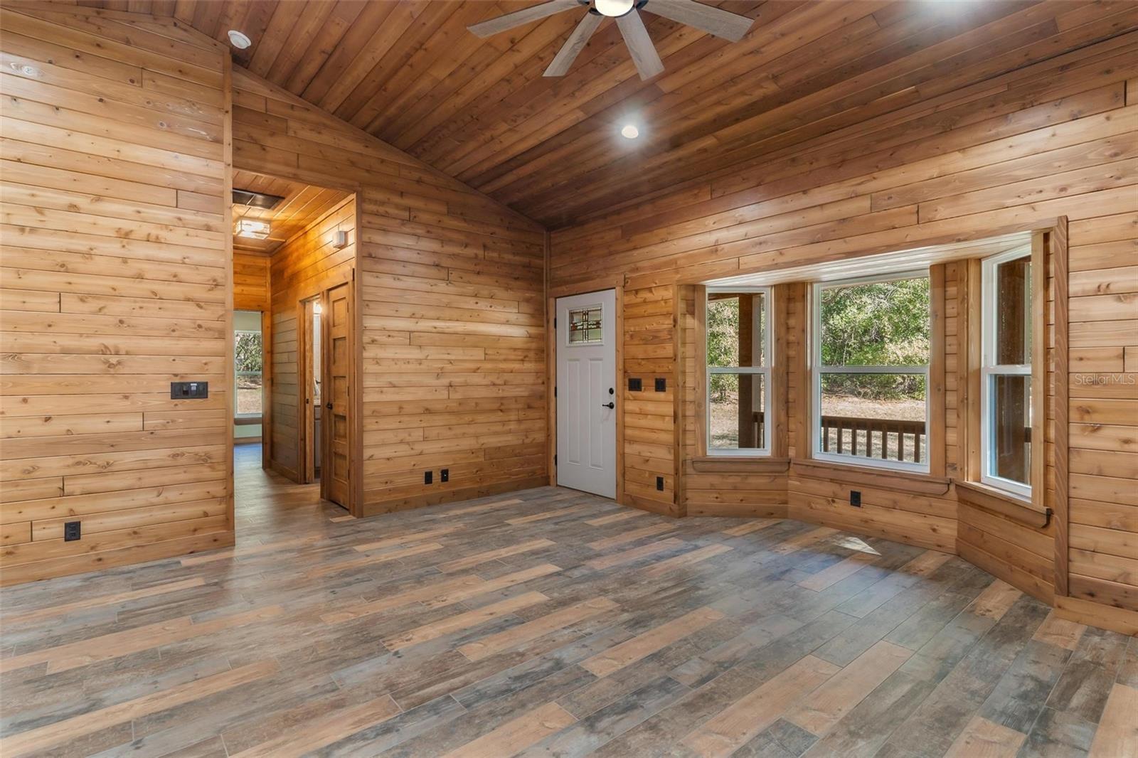 Image 4 of 30 For 37590 Rolling Acres Road