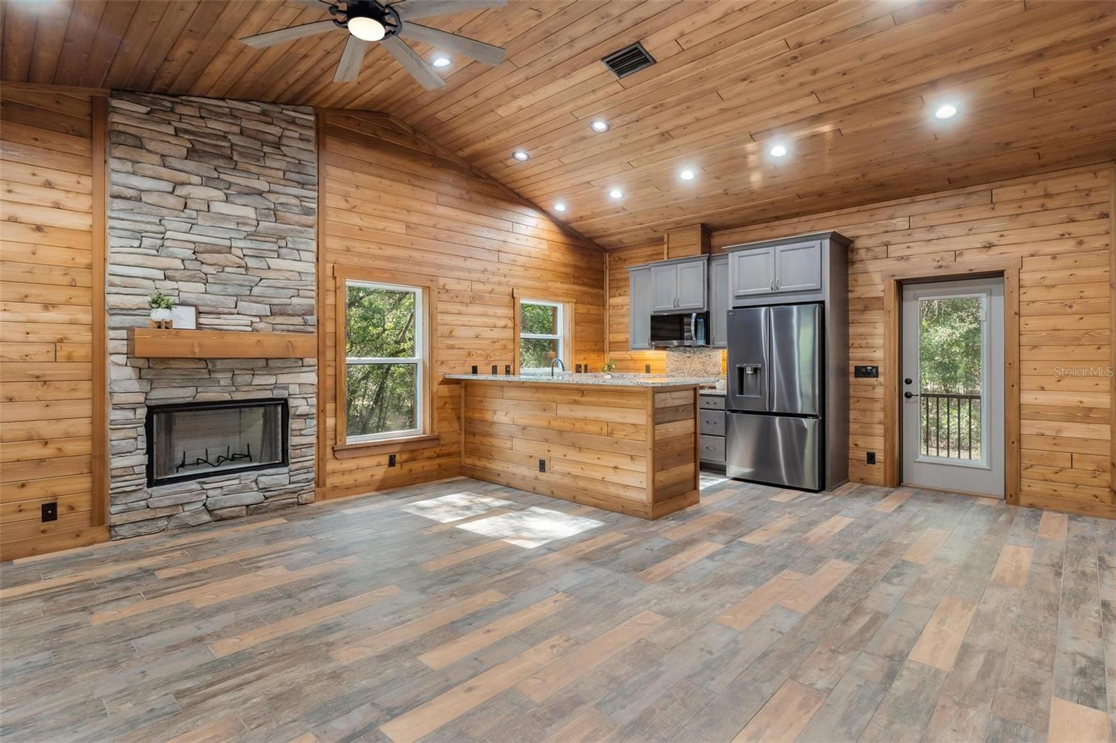 Image 5 of 30 For 37590 Rolling Acres Road