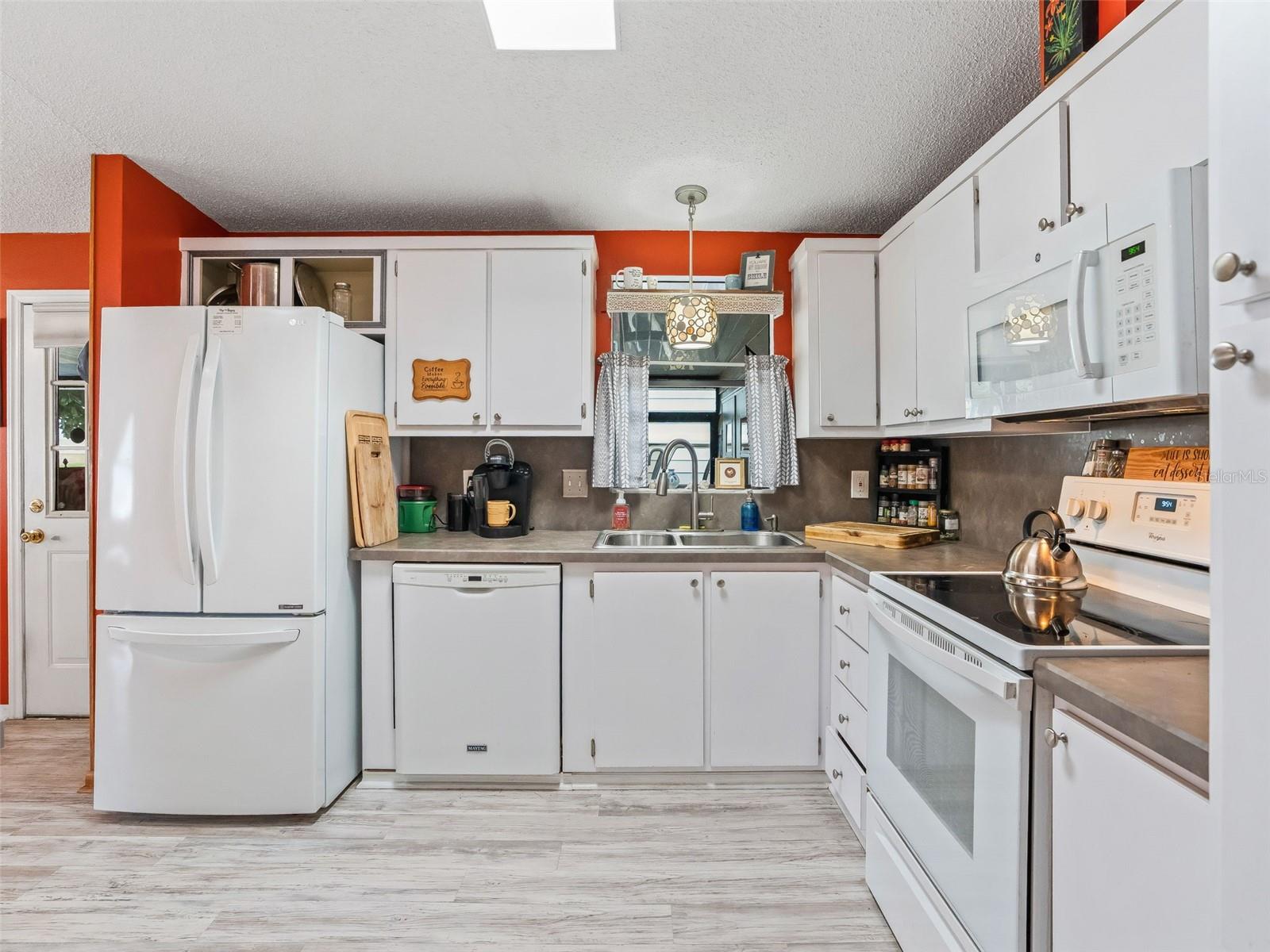 Image 15 of 31 For 928 Oleander Street